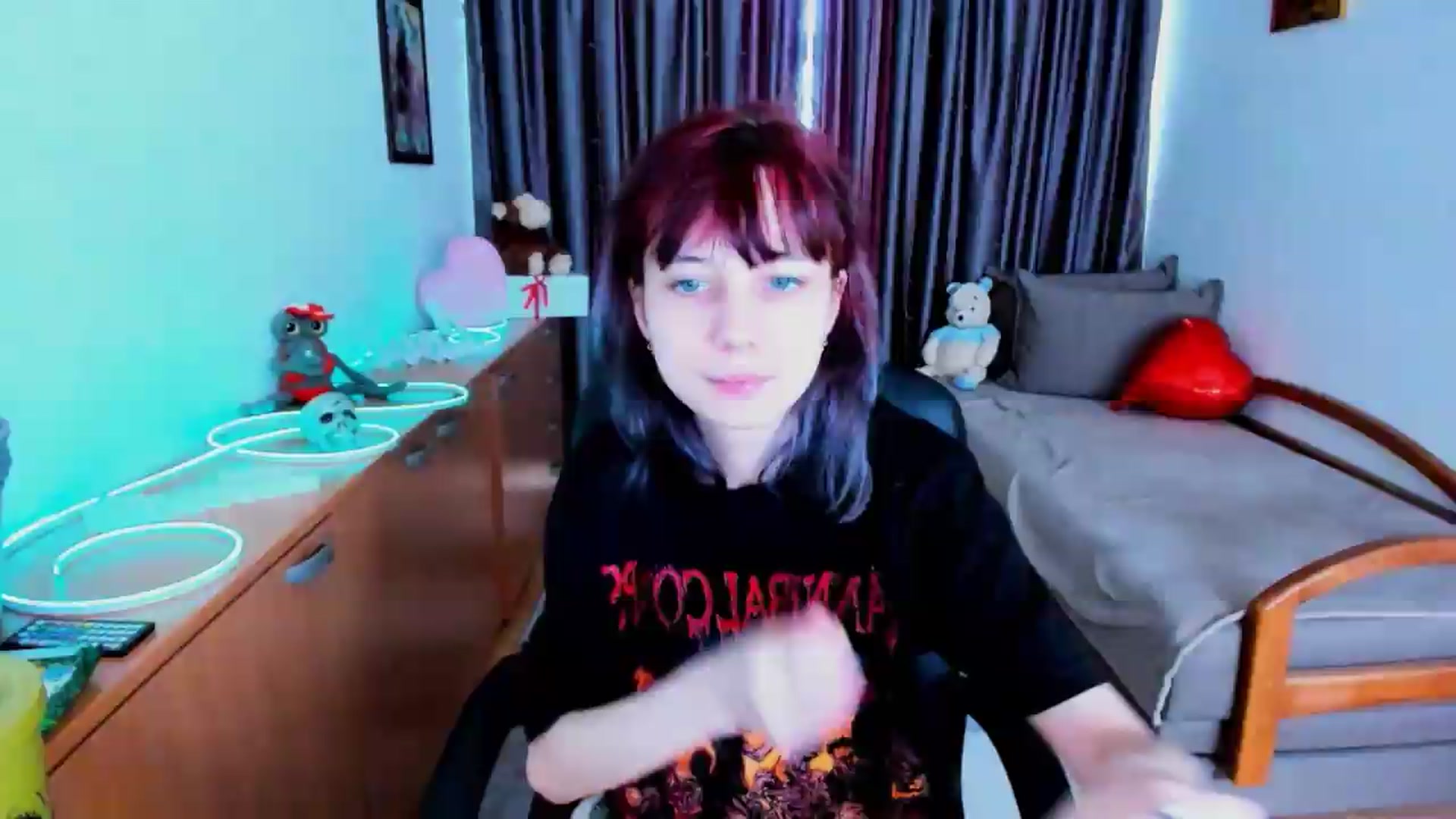 Gallery image thumbnail from MiniLysii's myfreecams stream on, 06/06/2026, 11:12 image 1 of 20