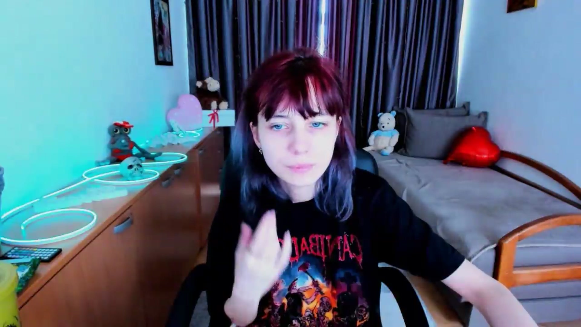 Gallery image thumbnail from MiniLysii's myfreecams stream on, 06/06/2026, 11:12 image 4 of 20