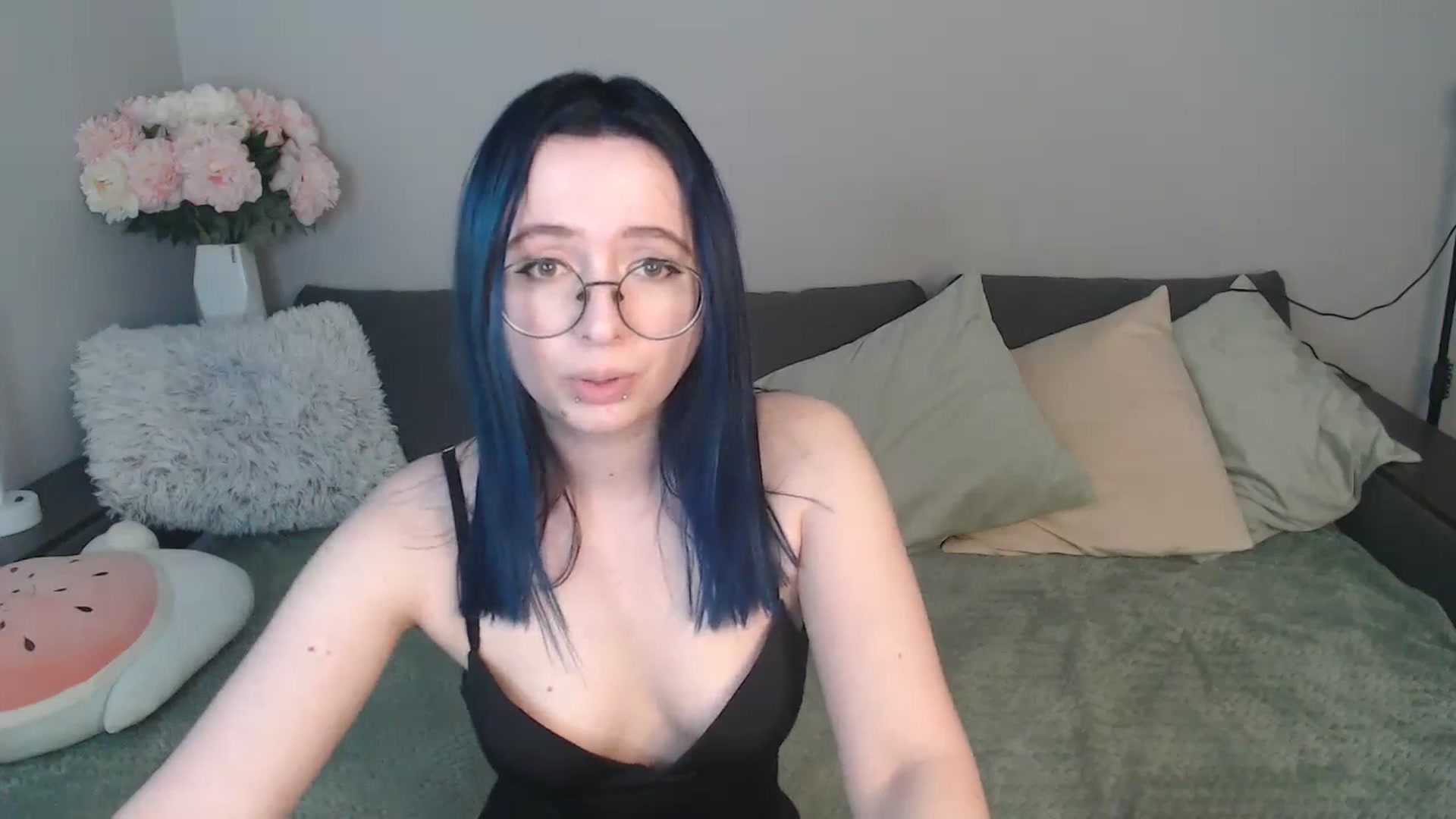 Gallery image thumbnail from Mini_Diva's myfreecams stream on, 04/20/2025, 10:46 image 17 of 20