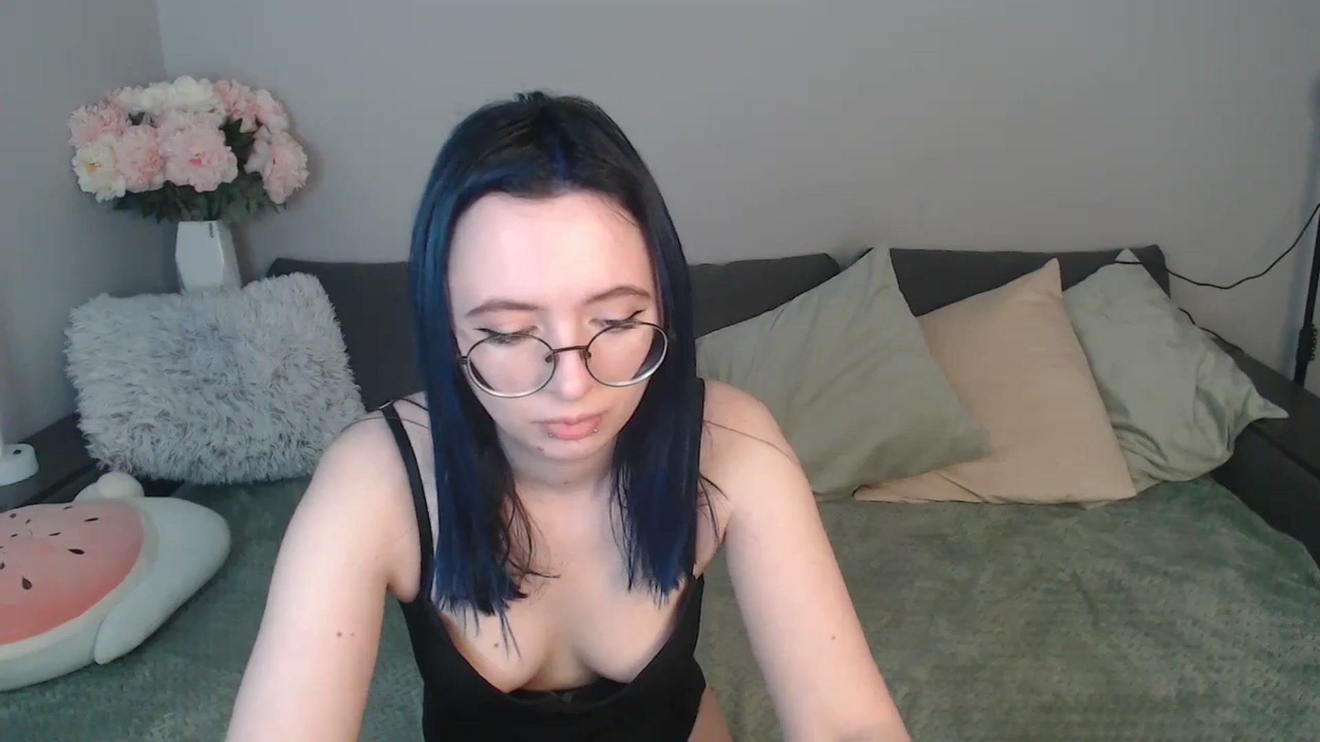 Gallery image thumbnail from Mini_Diva's myfreecams stream on, 04/20/2025, 10:46 image 11 of 20