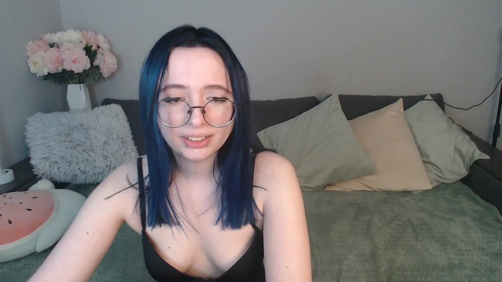 Gallery image thumbnail from Mini_Diva's myfreecams stream on, 04/20/2025, 10:46 image 14 of 20