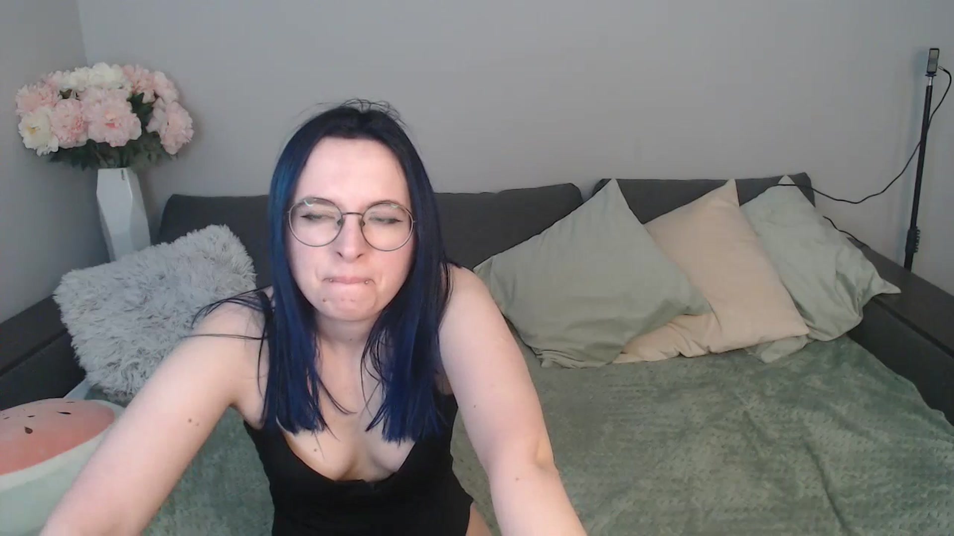 Gallery image thumbnail from Mini_Diva's myfreecams stream on, 04/20/2025, 12:25 image 20 of 20