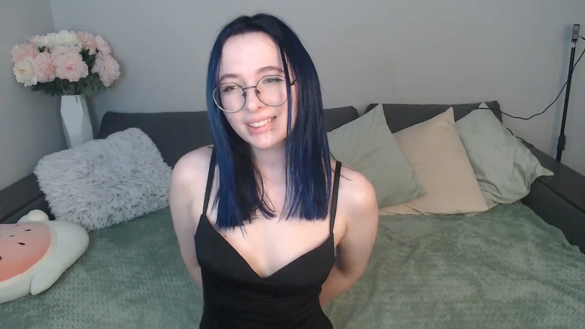 Gallery image thumbnail from Mini_Diva's myfreecams stream on, 04/20/2025, 12:25 image 4 of 20