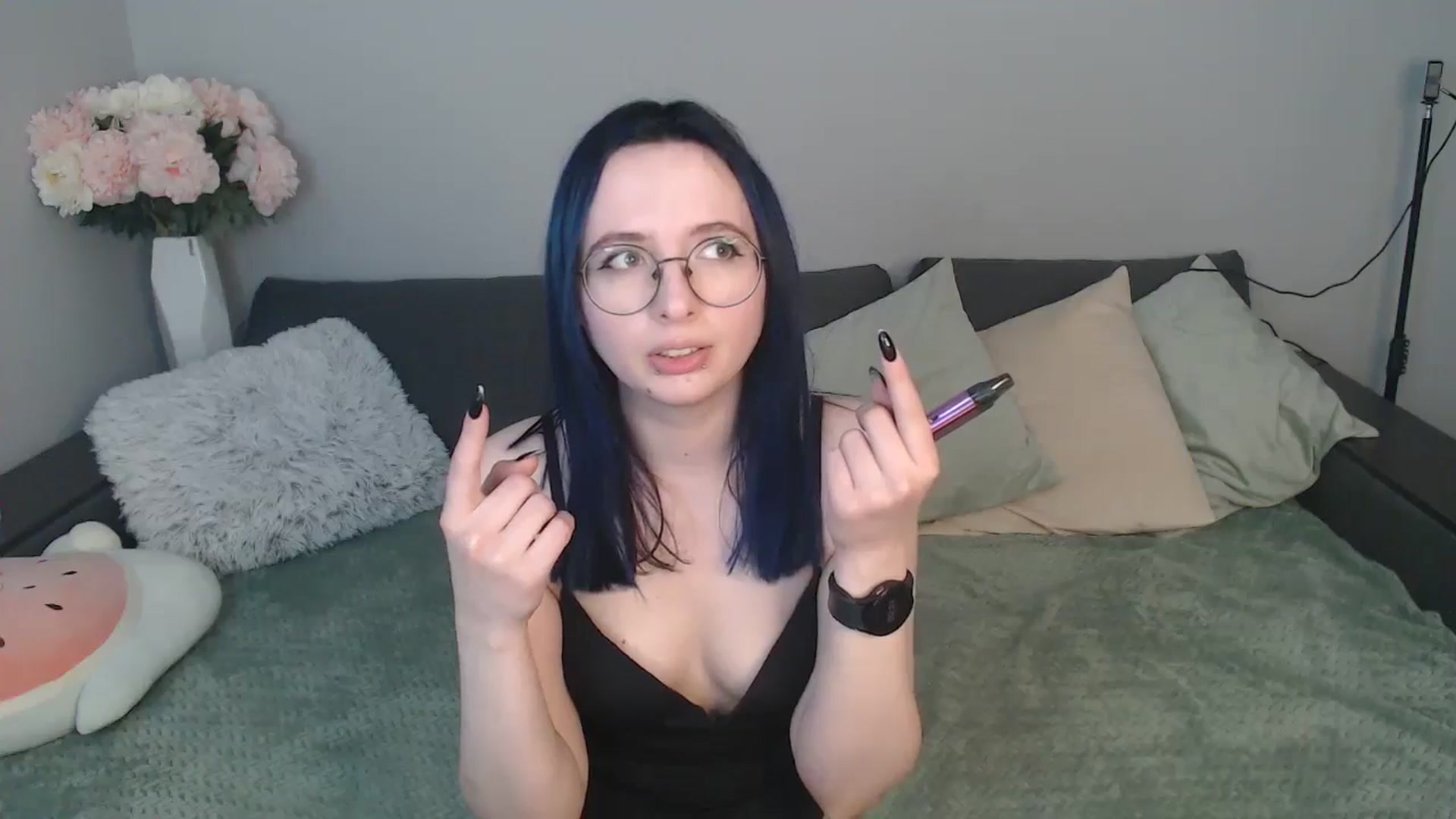 Gallery image thumbnail from Mini_Diva's myfreecams stream on, 04/20/2025, 12:25 image 5 of 20