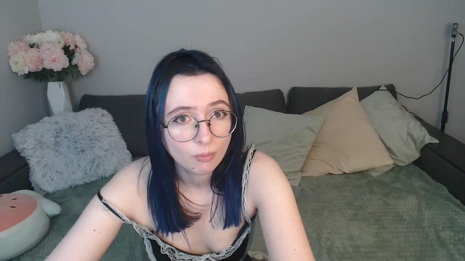 Gallery image thumbnail from Mini_Diva's myfreecams stream on, 04/21/2025, 11:12 image 15 of 20