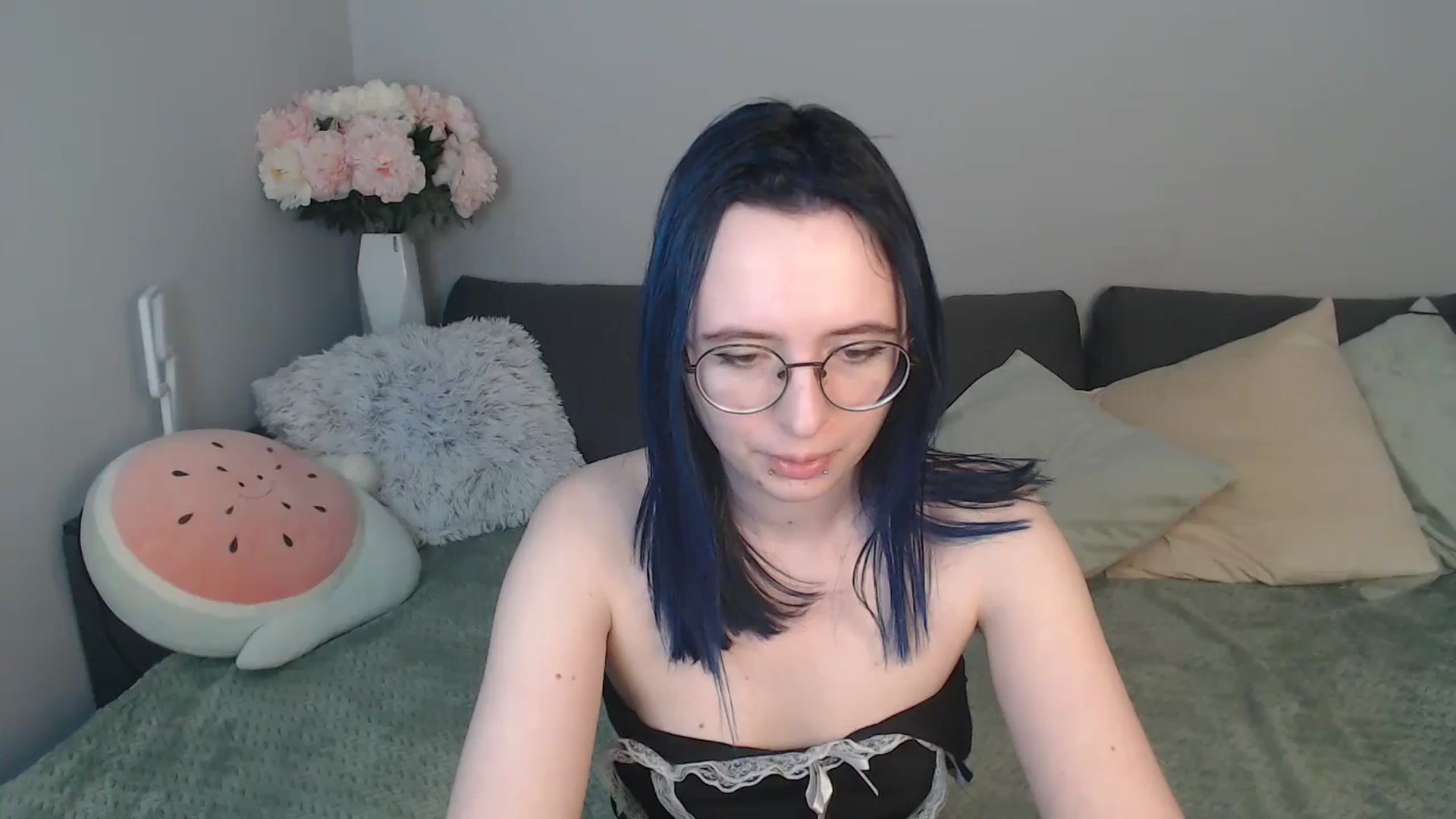 Gallery image thumbnail from Mini_Diva's myfreecams stream on, 04/21/2025, 12:17 image 1 of 20