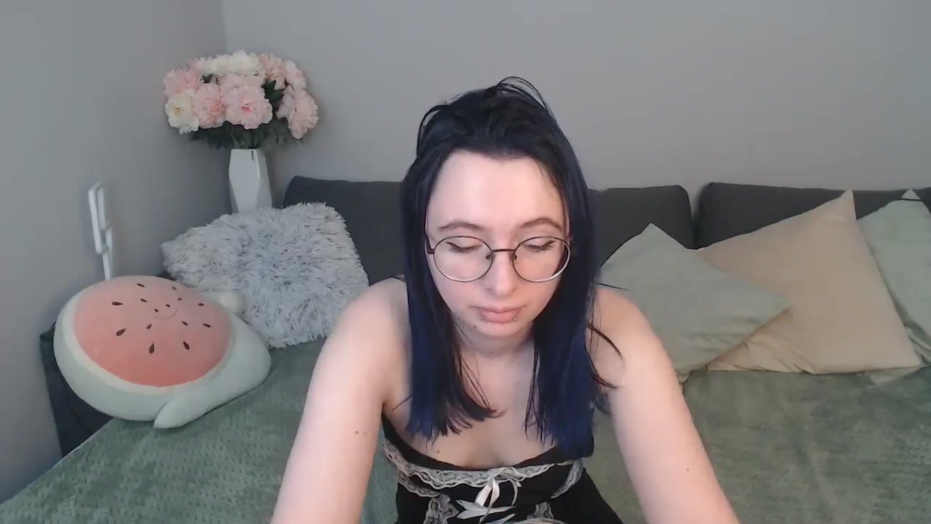 Gallery image thumbnail from Mini_Diva's myfreecams stream on, 04/21/2025, 12:17 image 20 of 20