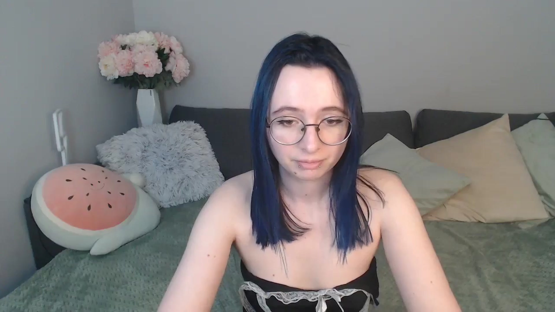 Gallery image thumbnail from Mini_Diva's myfreecams stream on, 04/21/2025, 12:17 image 2 of 20