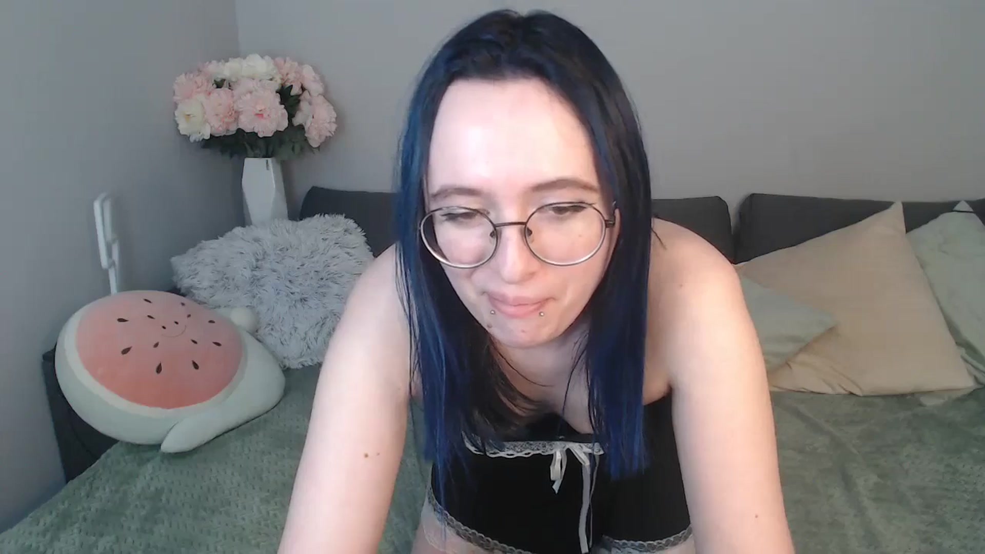 Gallery image thumbnail from Mini_Diva's myfreecams stream on, 04/21/2025, 12:17 image 5 of 20