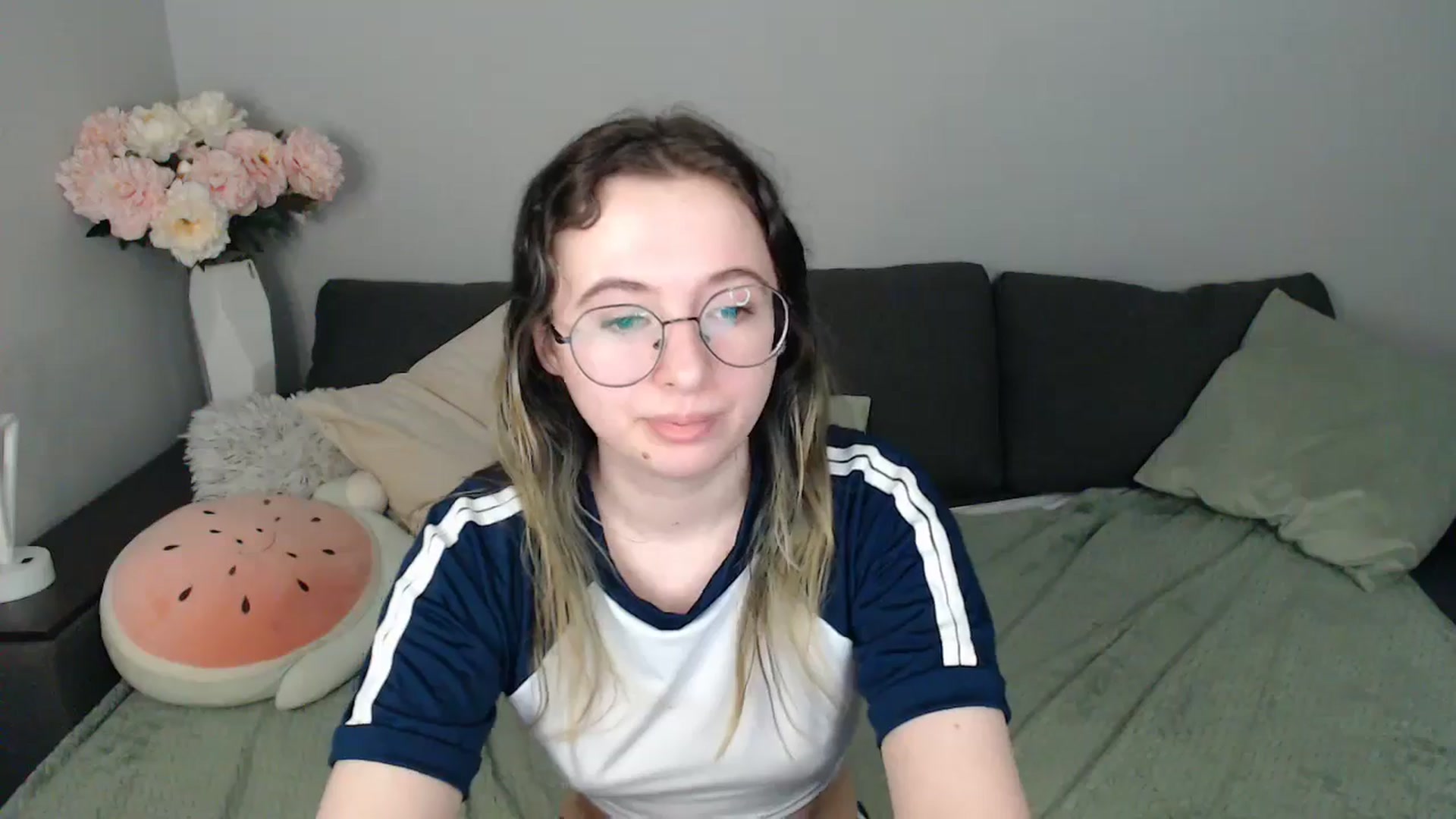 Gallery image thumbnail from Mini_Diva's myfreecams stream on, 10/26/2025, 09:58 image 16 of 20