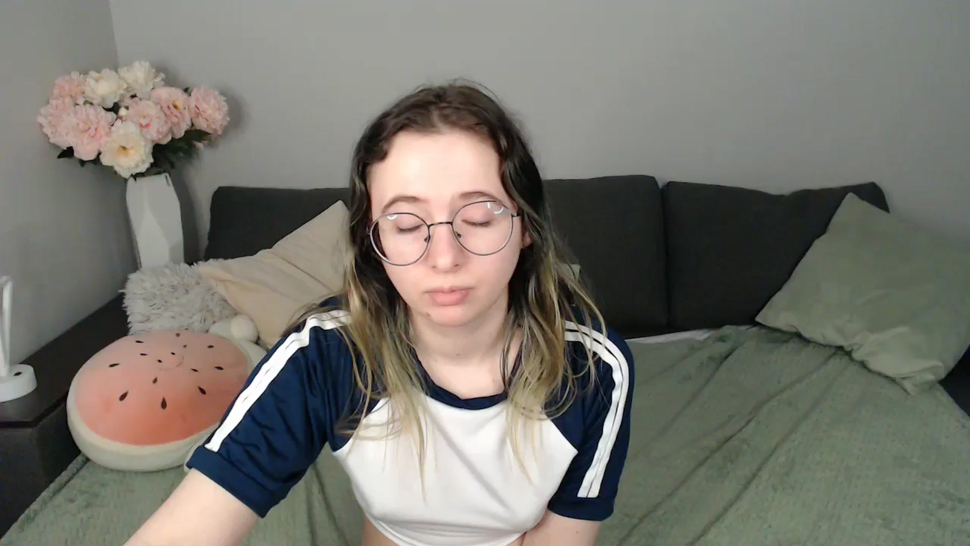 Gallery image thumbnail from Mini_Diva's myfreecams stream on, 10/26/2025, 09:58 image 11 of 20