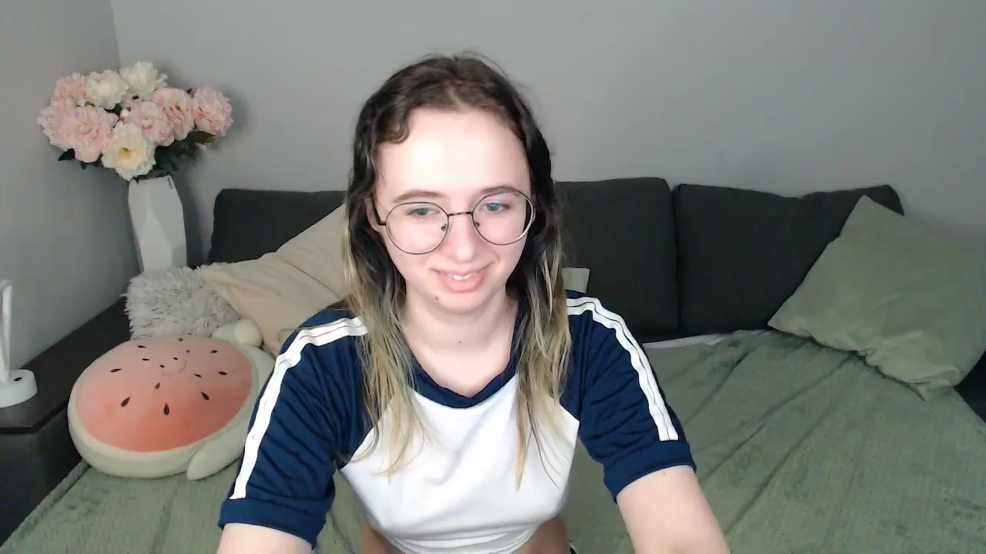 Gallery image thumbnail from Mini_Diva's myfreecams stream on, 10/26/2025, 09:58 image 15 of 20