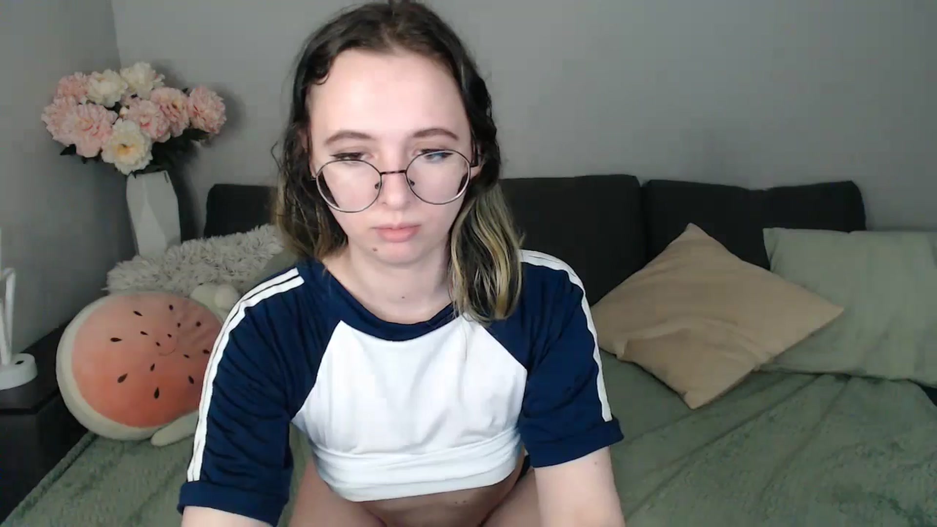 Gallery image thumbnail from Mini_Diva's myfreecams stream on, 10/26/2025, 12:17 image 6 of 20