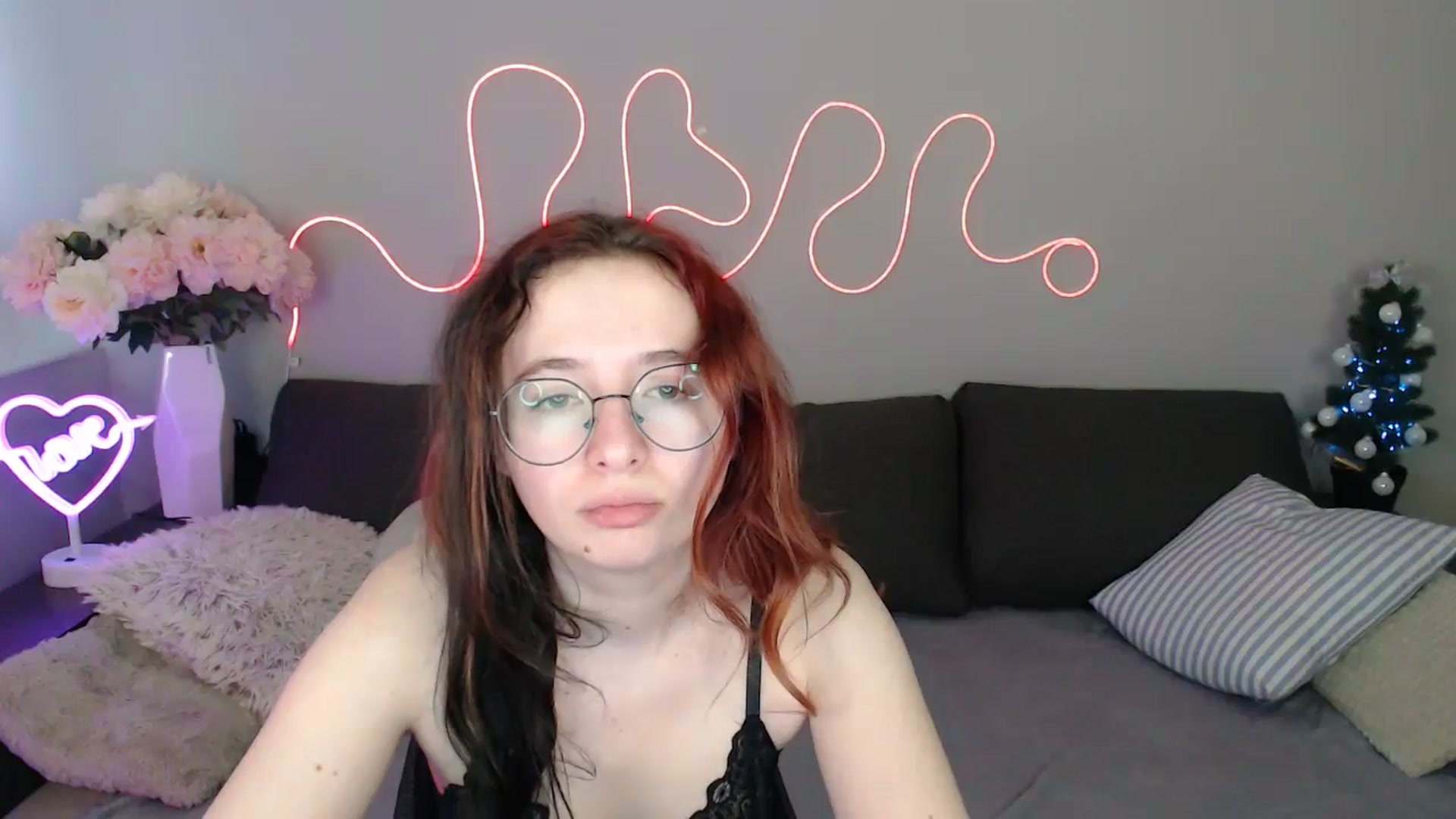 Gallery image thumbnail from Mini_Diva's myfreecams stream on, 12/24/2025, 11:04 image 3 of 20