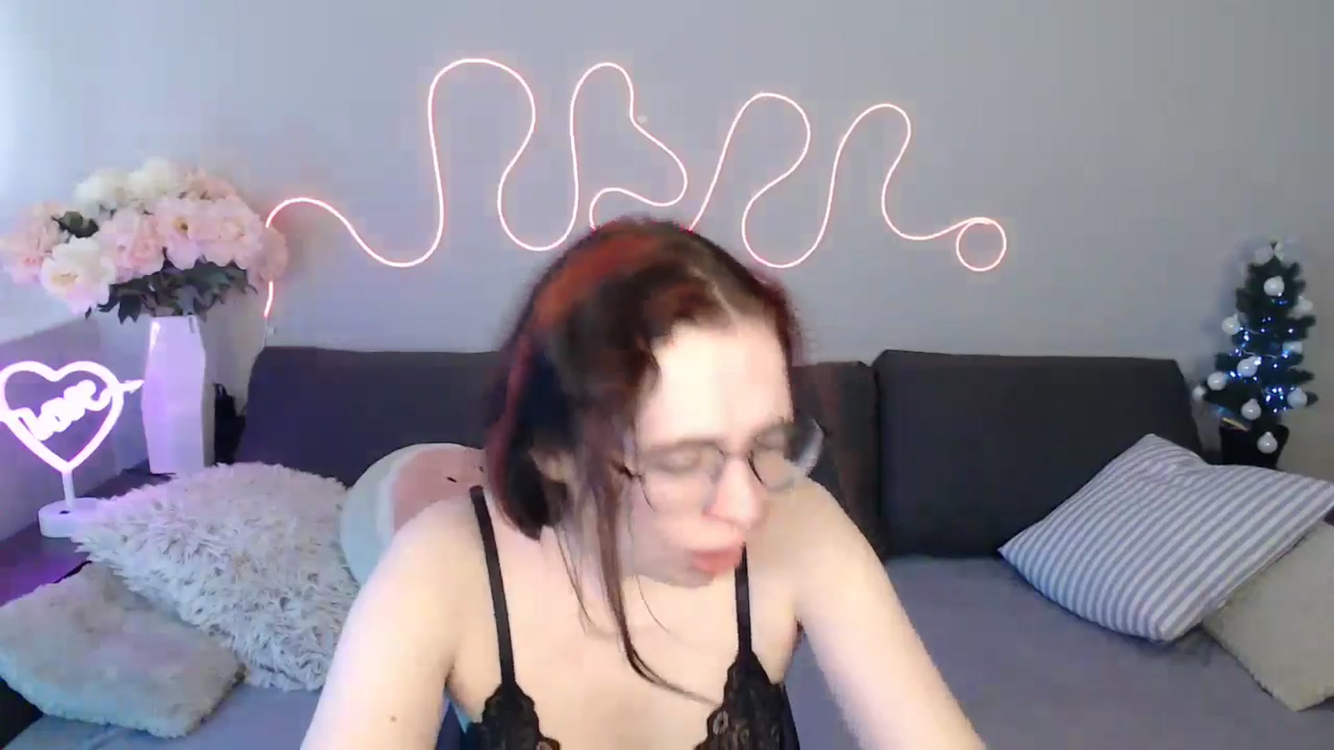 Gallery image thumbnail from Mini_Diva's myfreecams stream on, 12/24/2025, 11:37 image 4 of 20
