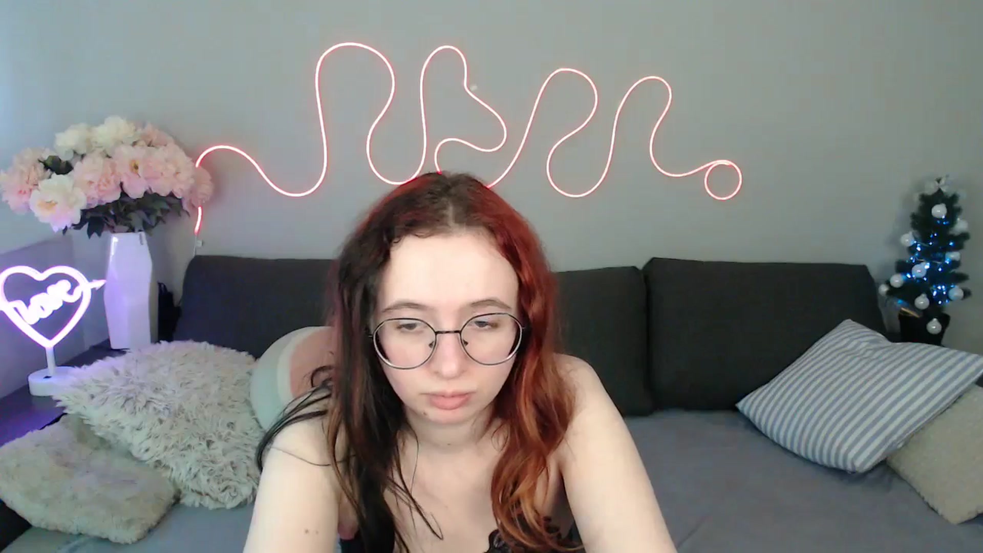 Gallery image thumbnail from Mini_Diva's myfreecams stream on, 12/24/2025, 14:42 image 7 of 20