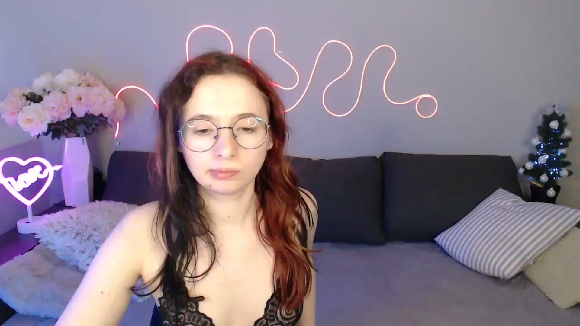 Gallery image thumbnail from Mini_Diva's myfreecams stream on, 12/24/2025, 14:42 image 11 of 20