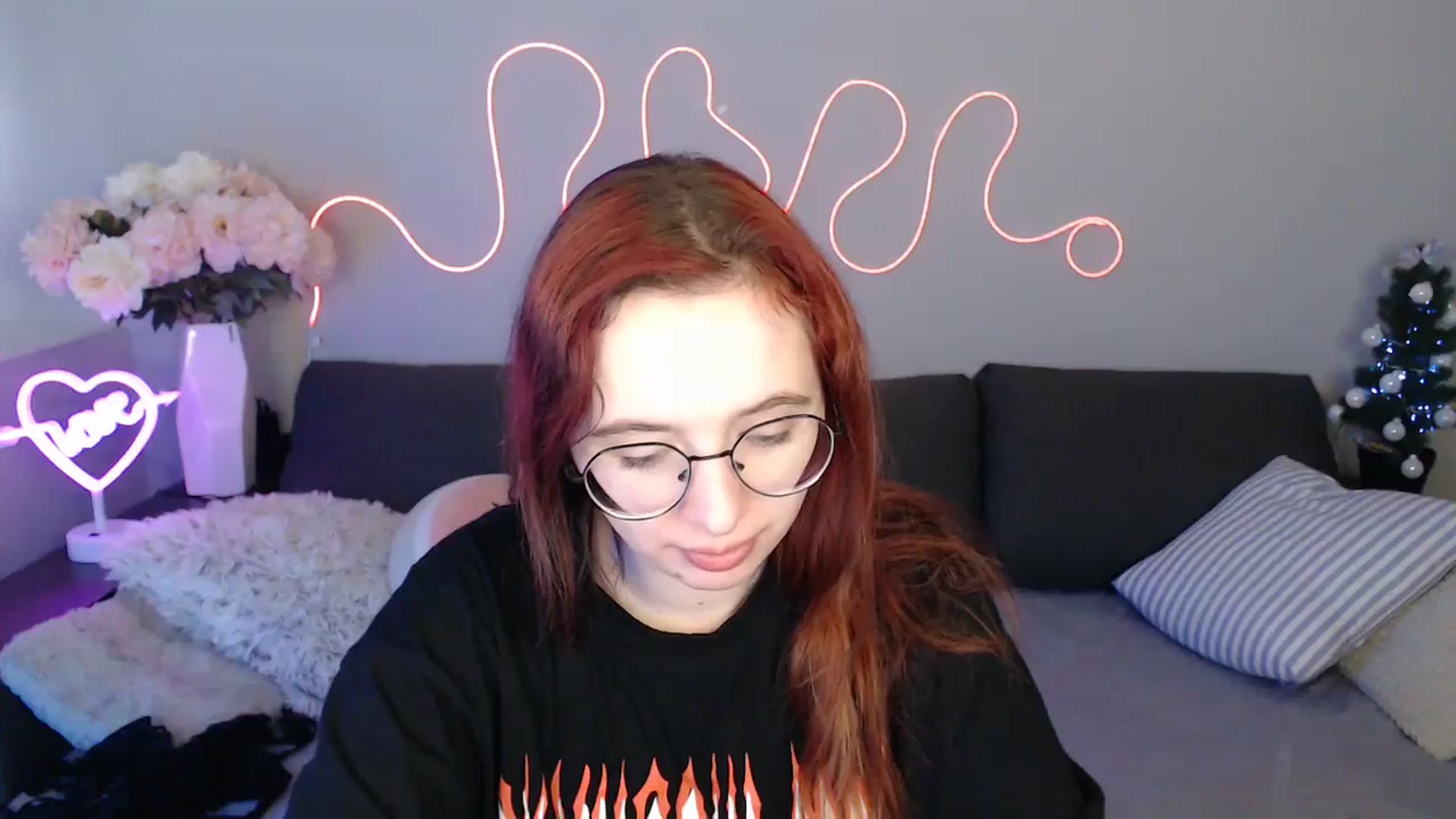 Gallery image thumbnail from Mini_Diva's myfreecams stream on, 12/26/2025, 11:32 image 9 of 20