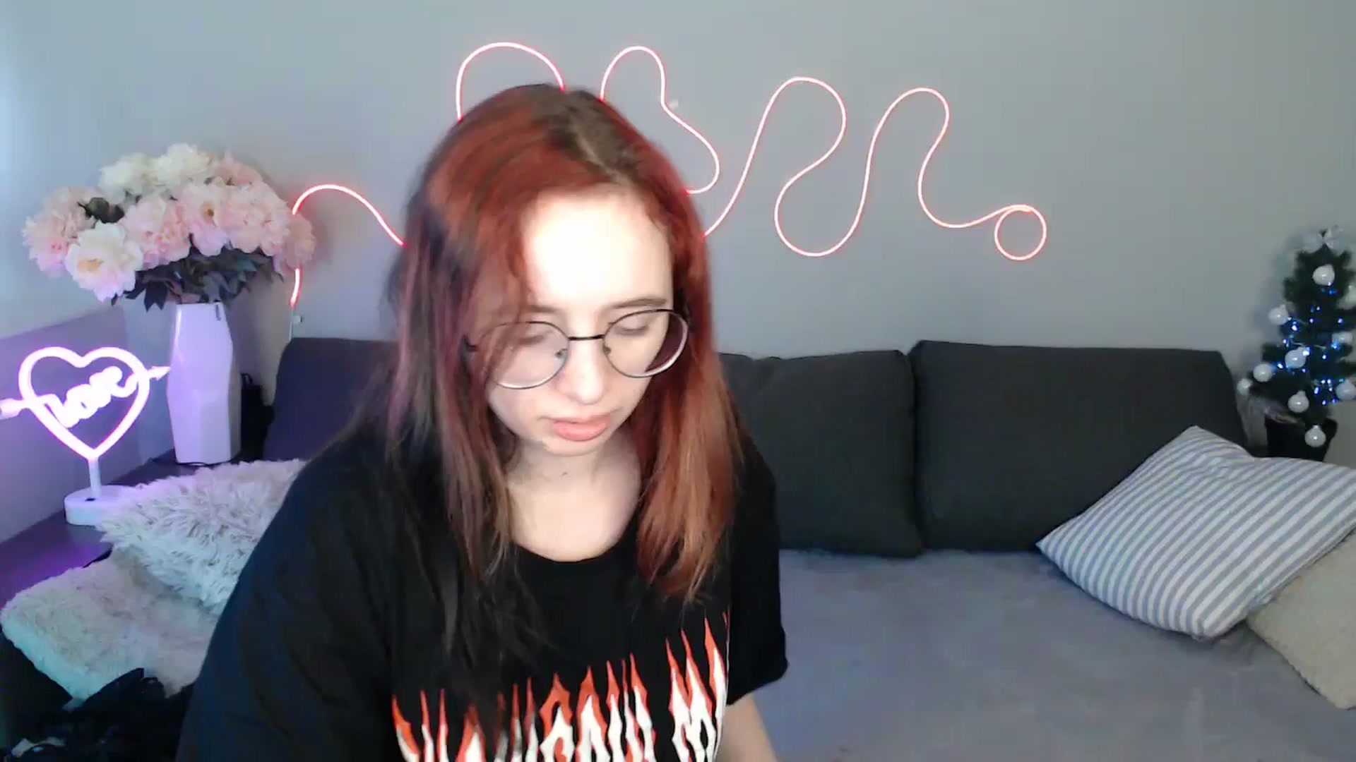 Gallery image thumbnail from Mini_Diva's myfreecams stream on, 12/26/2025, 11:32 image 1 of 20