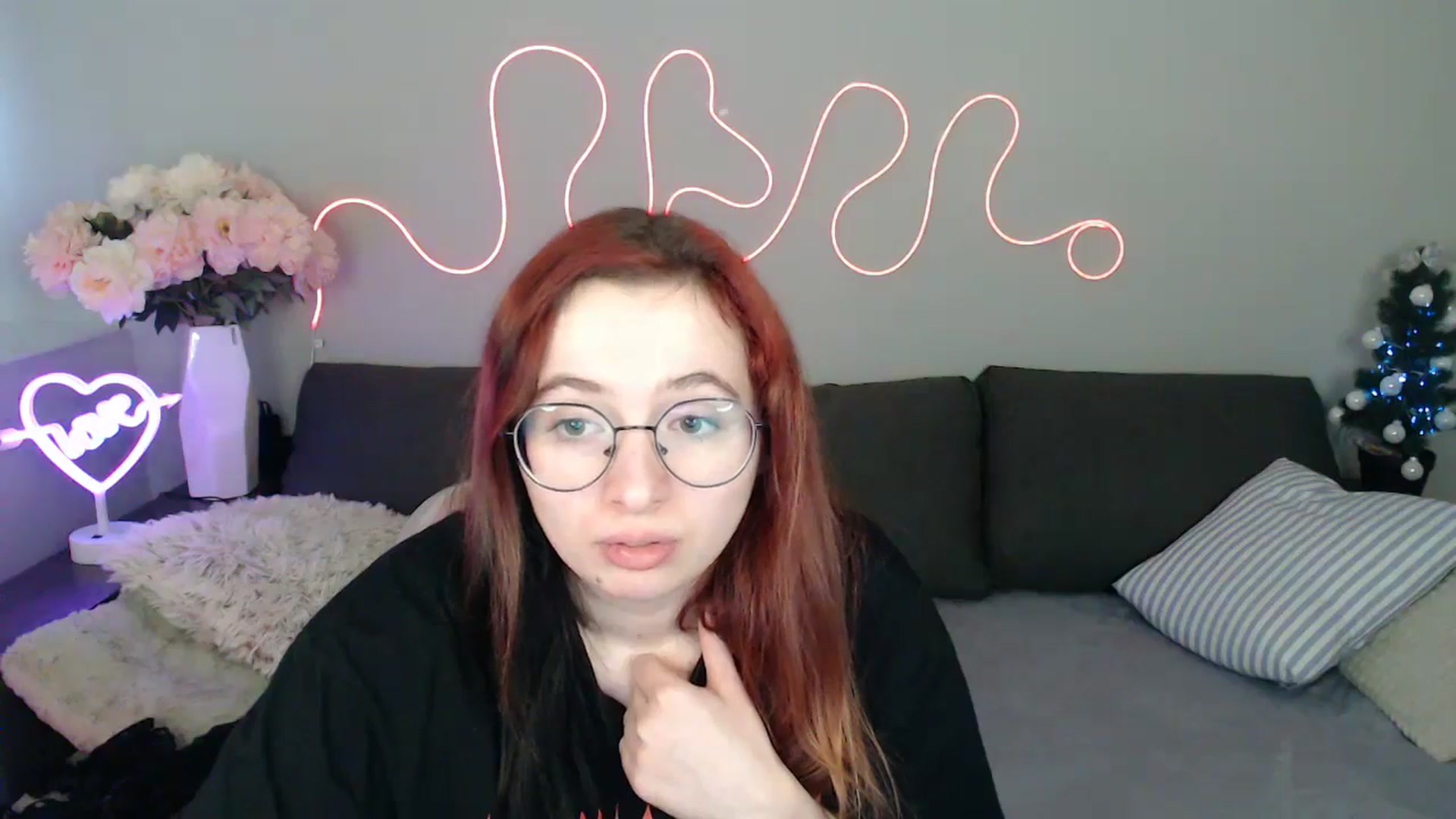 Gallery image thumbnail from Mini_Diva's myfreecams stream on, 12/26/2025, 11:32 image 6 of 20