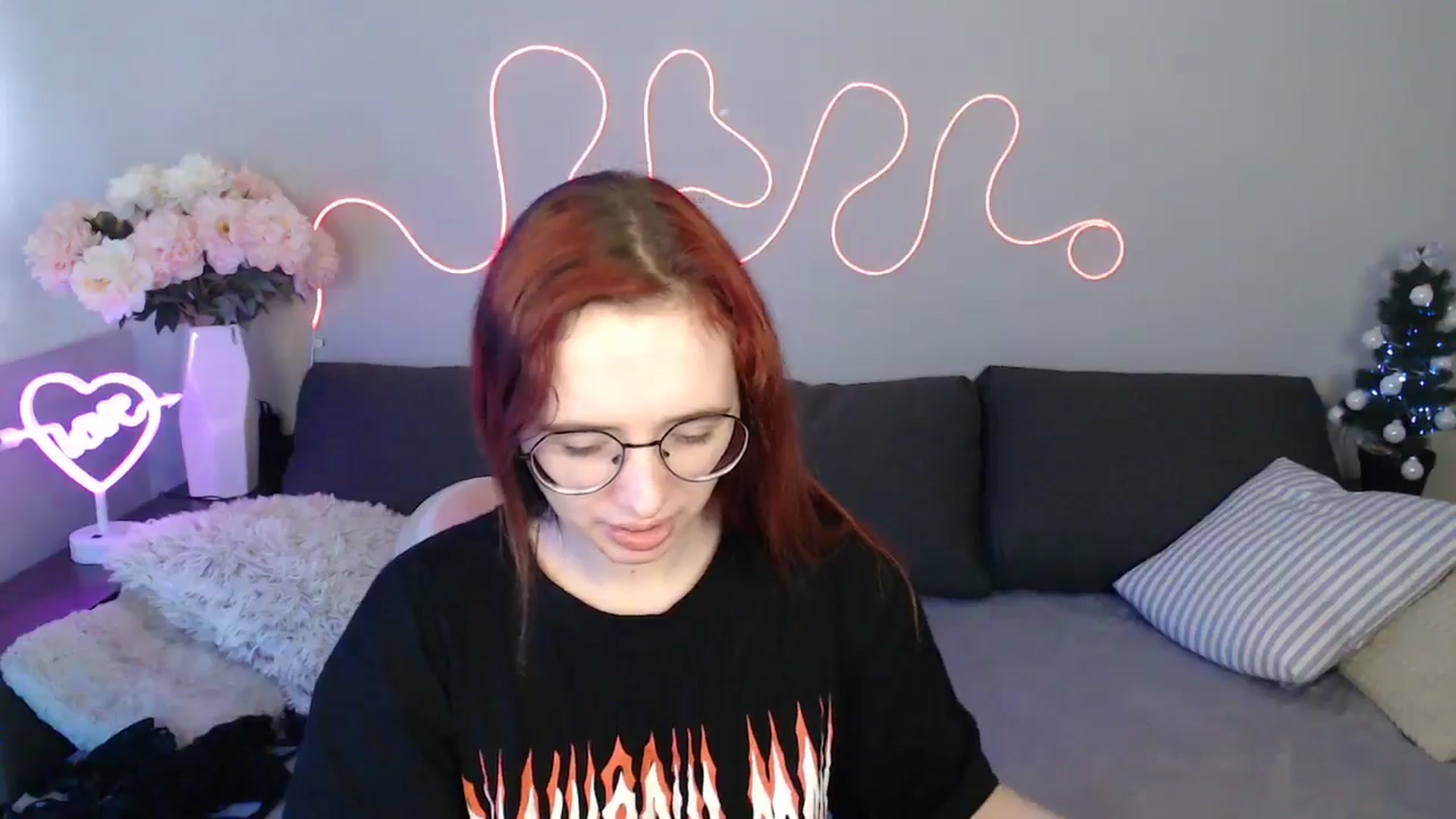 Gallery image thumbnail from Mini_Diva's myfreecams stream on, 12/26/2025, 11:32 image 11 of 20