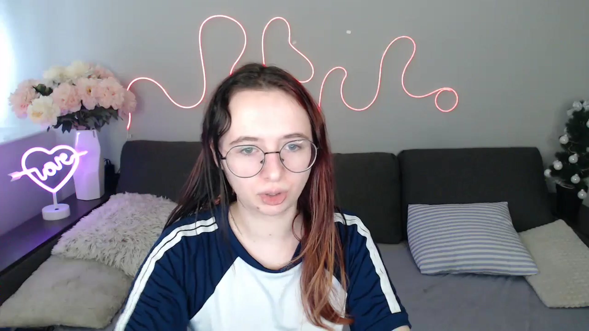 Gallery image thumbnail from Mini_Diva's myfreecams stream on, 01/20/2026, 10:07 image 11 of 20