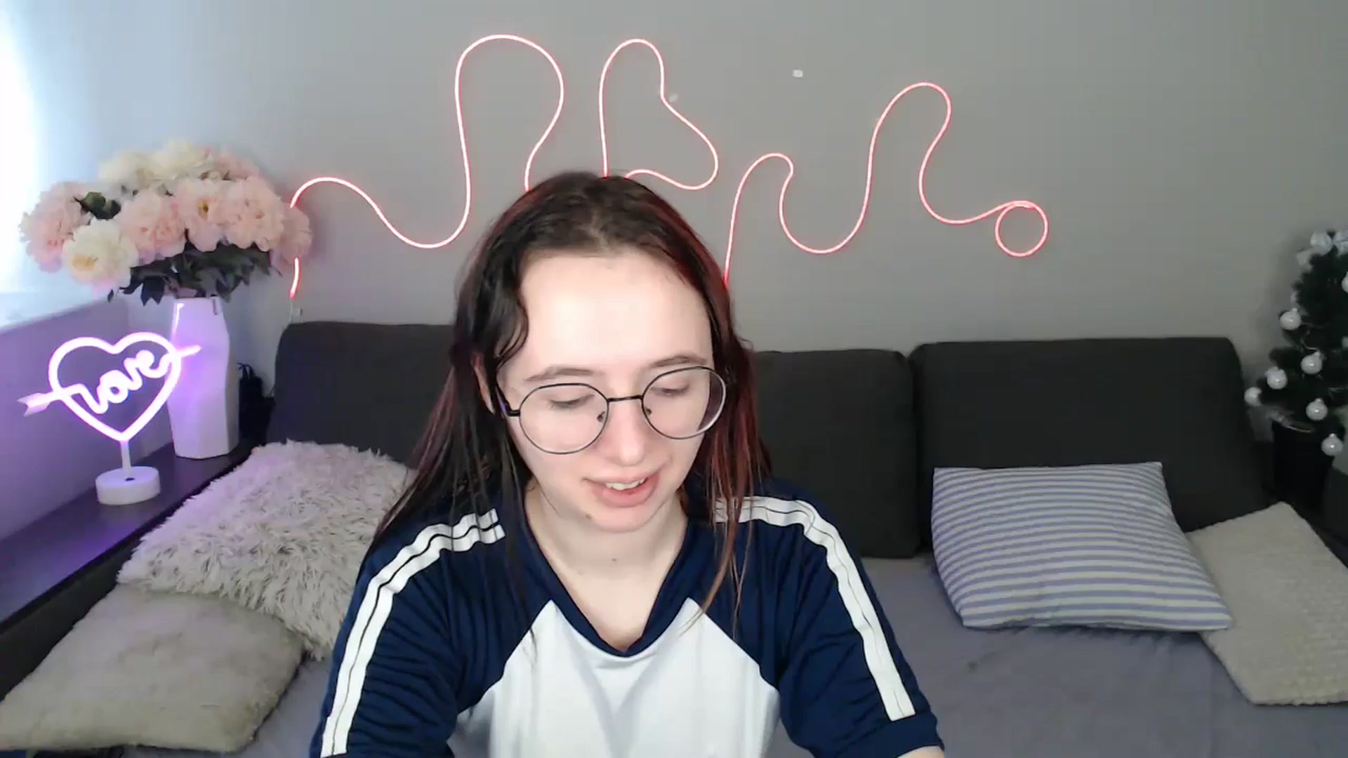 Gallery image thumbnail from Mini_Diva's myfreecams stream on, 01/20/2026, 10:07 image 17 of 20