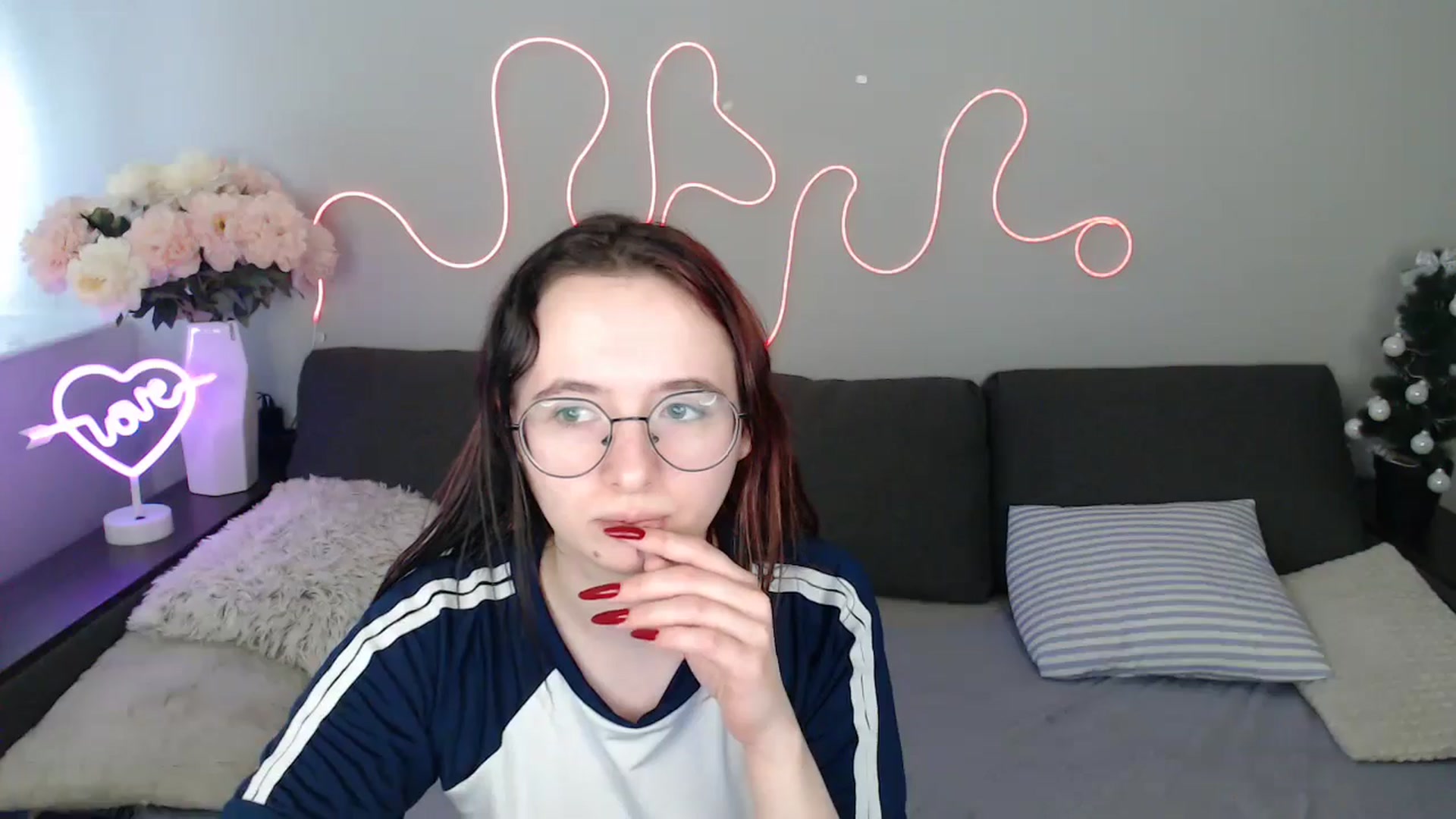 Gallery image thumbnail from Mini_Diva's myfreecams stream on, 01/20/2026, 10:07 image 16 of 20