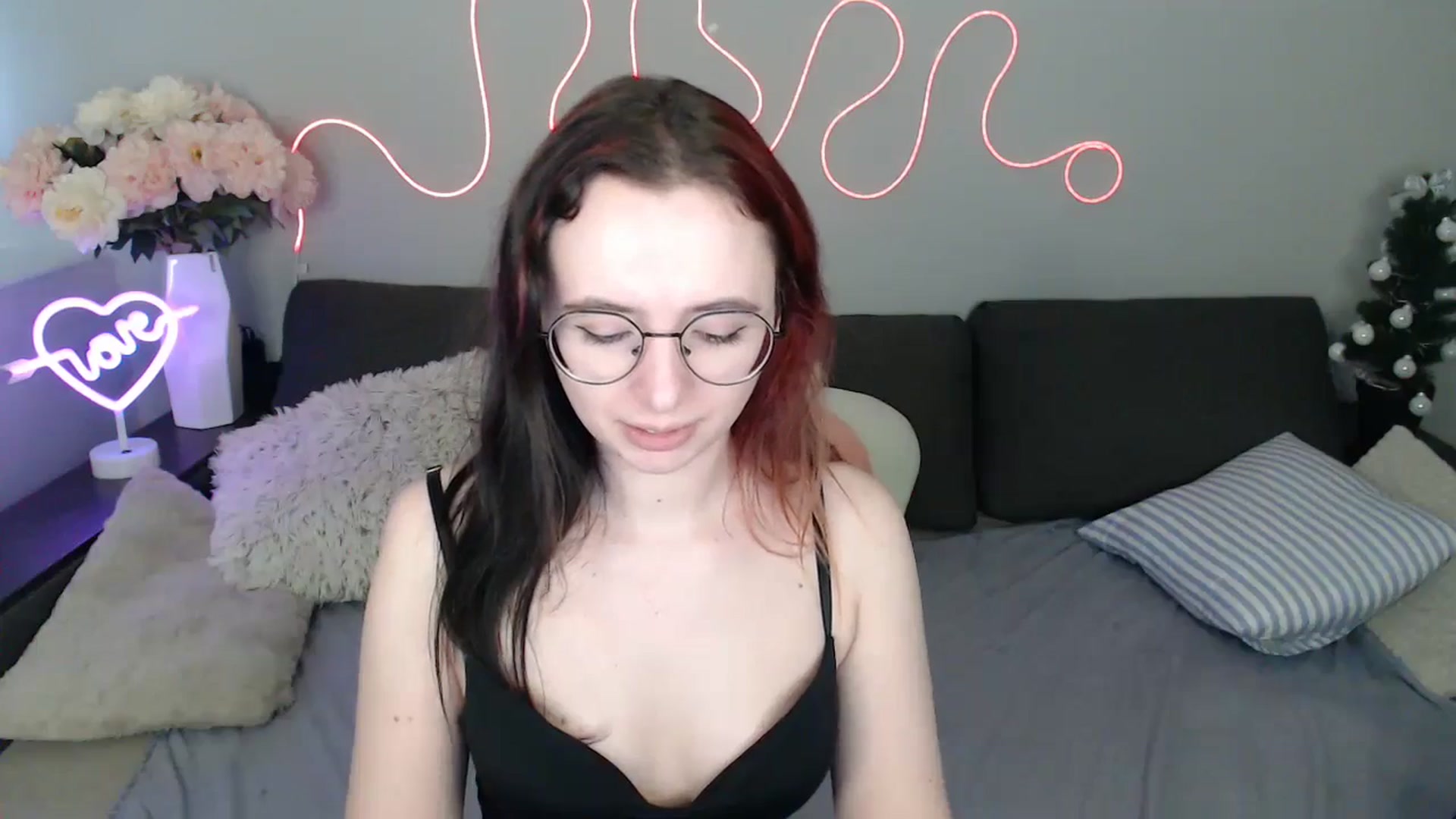 Gallery image thumbnail from Mini_Diva's myfreecams stream on, 01/25/2026, 13:44 image 15 of 20