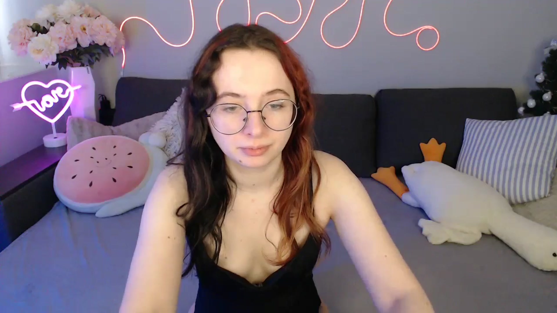 Gallery image thumbnail from Mini_Diva's myfreecams stream on, 02/15/2026, 11:08 image 10 of 20