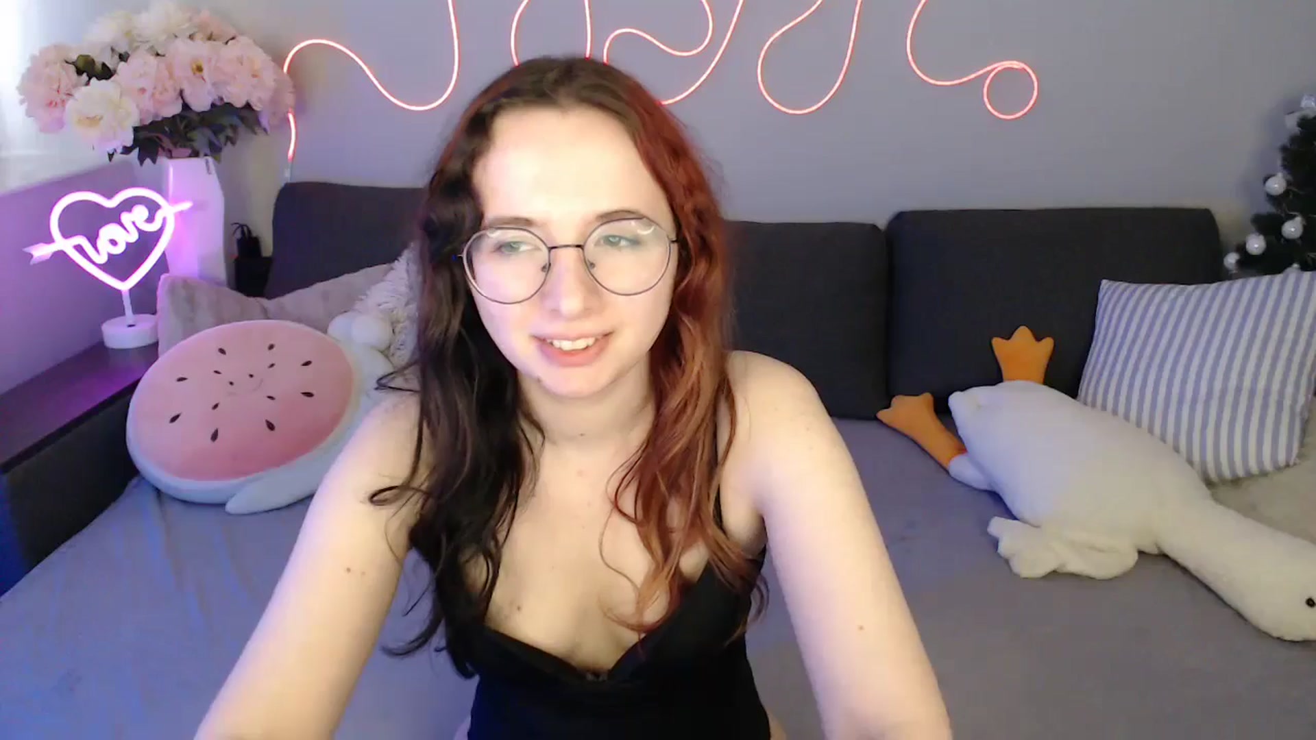 Gallery image thumbnail from Mini_Diva's myfreecams stream on, 02/15/2026, 11:08 image 15 of 20
