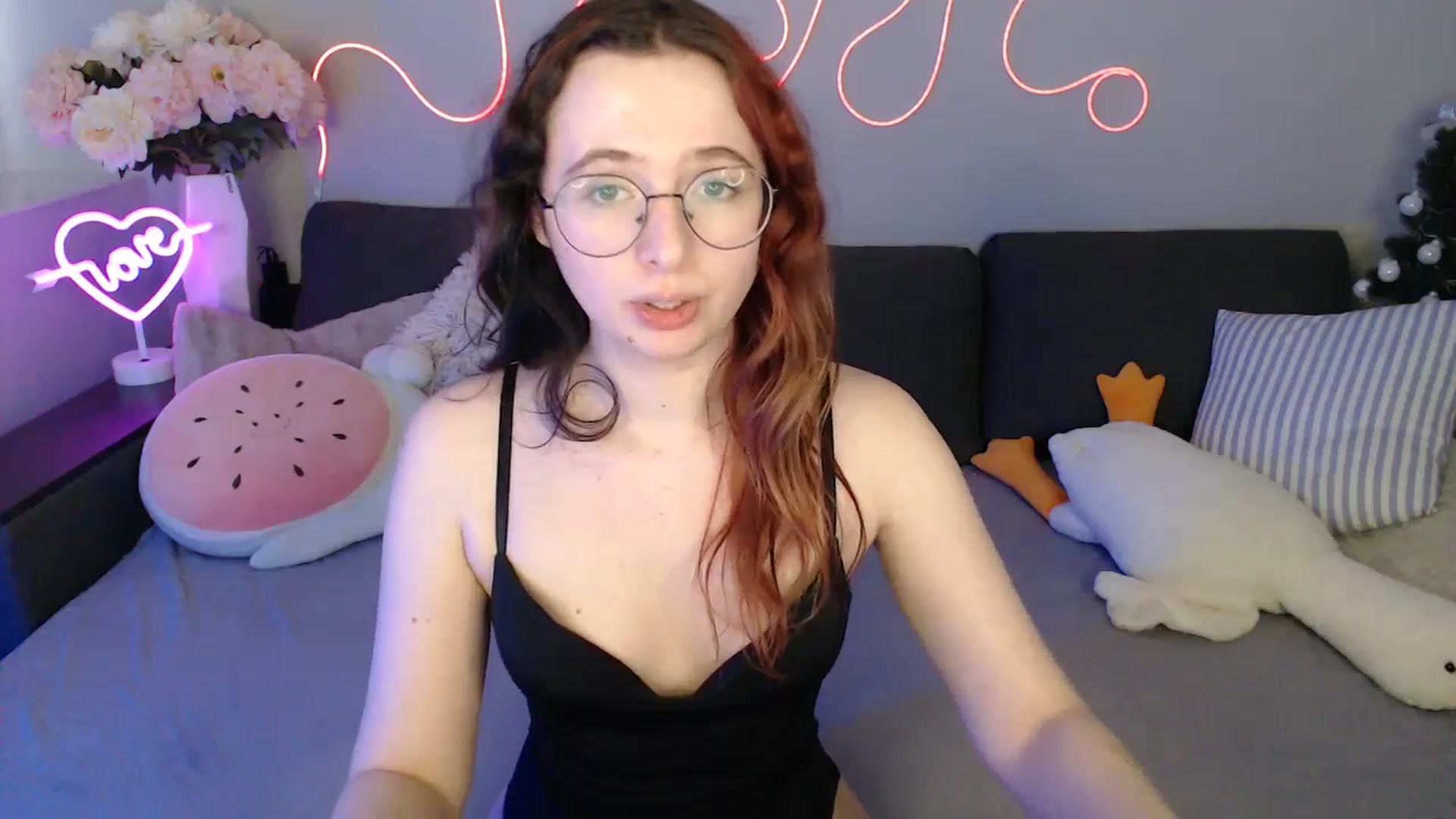 Gallery image thumbnail from Mini_Diva's myfreecams stream on, 02/15/2026, 13:54 image 14 of 20