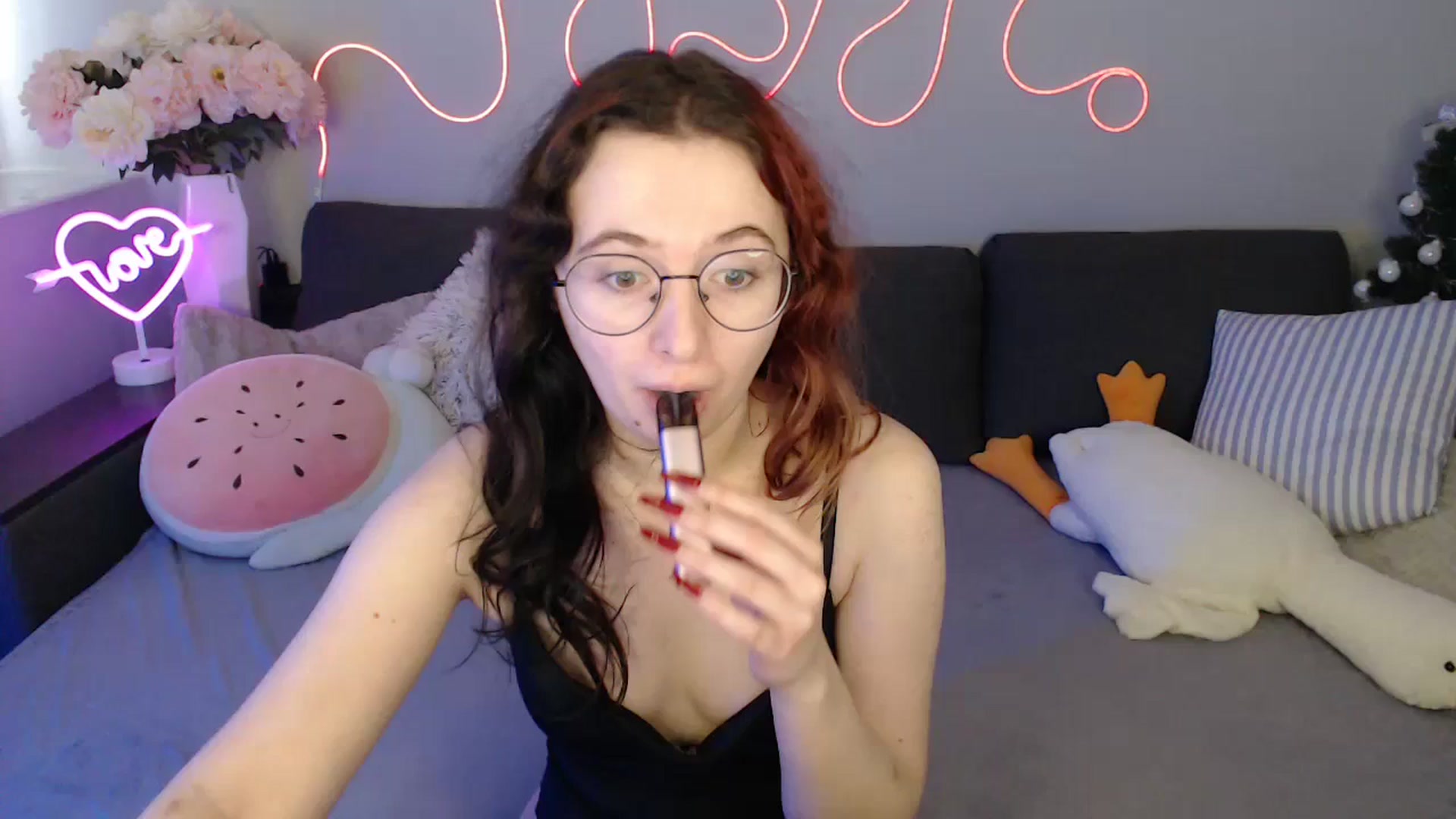 Gallery image thumbnail from Mini_Diva's myfreecams stream on, 02/15/2026, 13:54 image 1 of 20