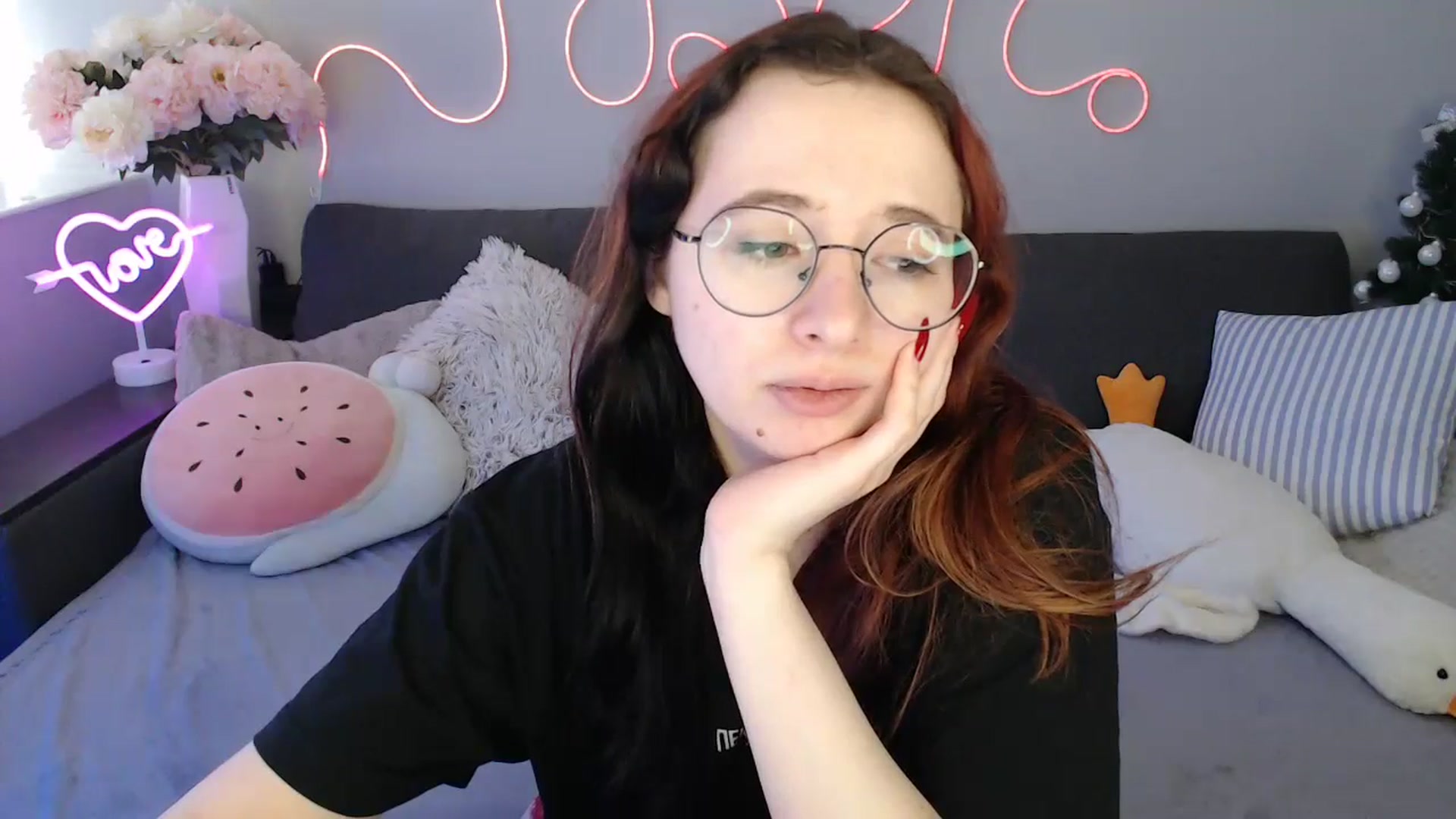 Gallery image thumbnail from Mini_Diva's myfreecams stream on, 02/16/2026, 09:48 image 10 of 20
