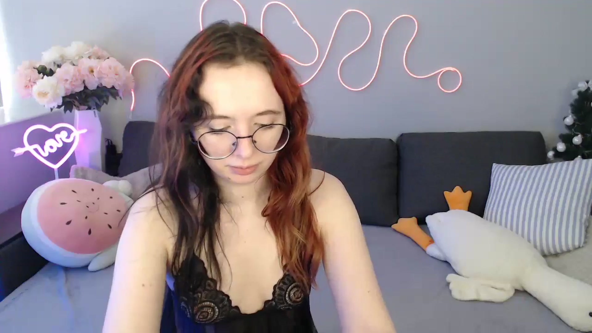 Gallery image thumbnail from Mini_Diva's myfreecams stream on, 02/16/2026, 12:36 image 13 of 20