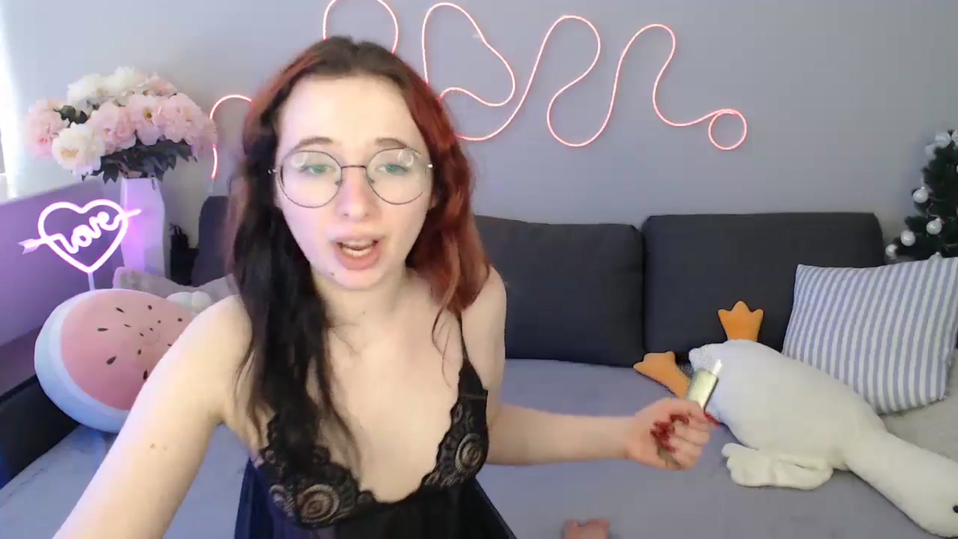 Gallery image thumbnail from Mini_Diva's myfreecams stream on, 02/16/2026, 12:36 image 14 of 20