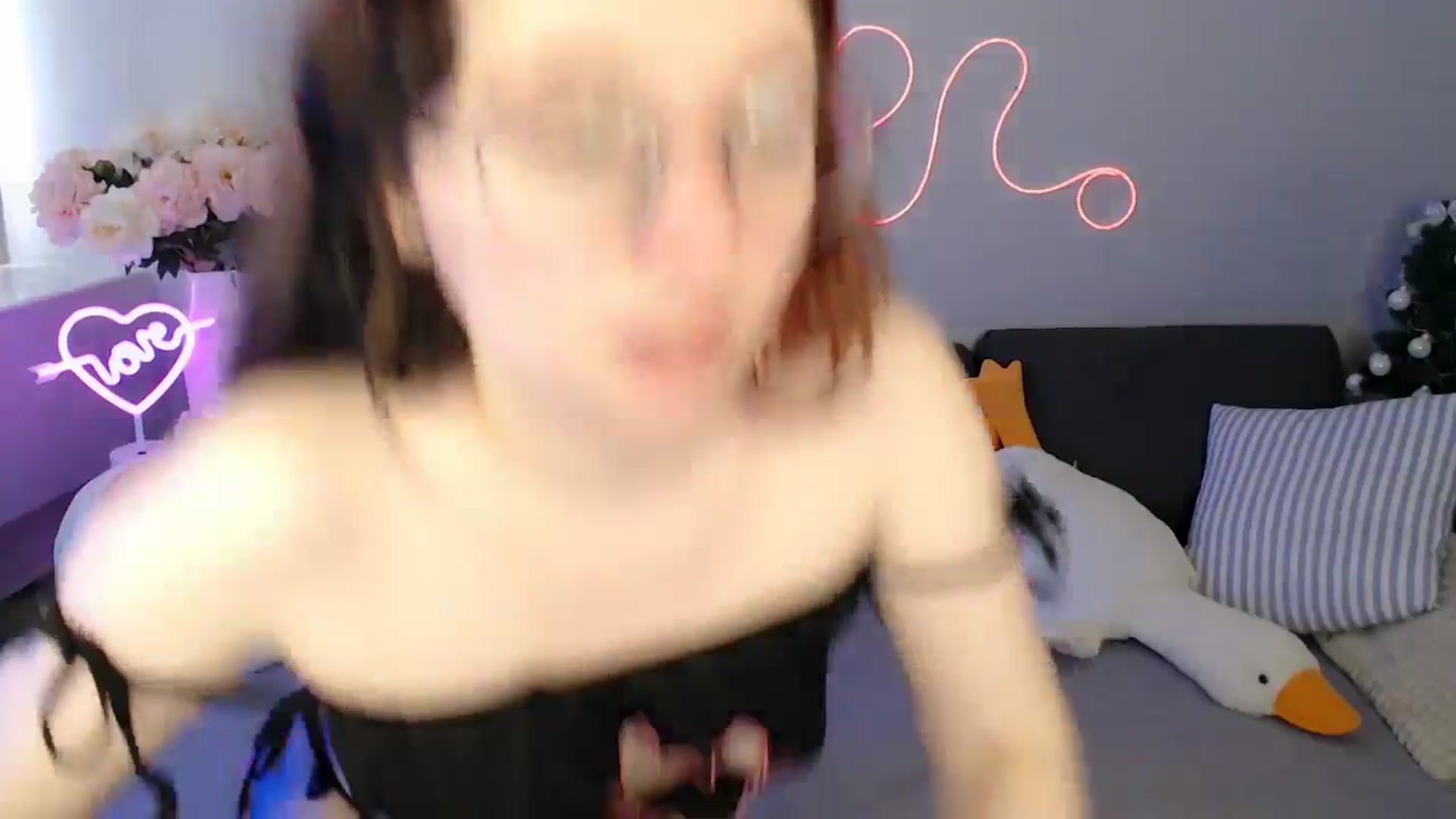 Gallery image thumbnail from Mini_Diva's myfreecams stream on, 02/17/2026, 12:33 image 15 of 20