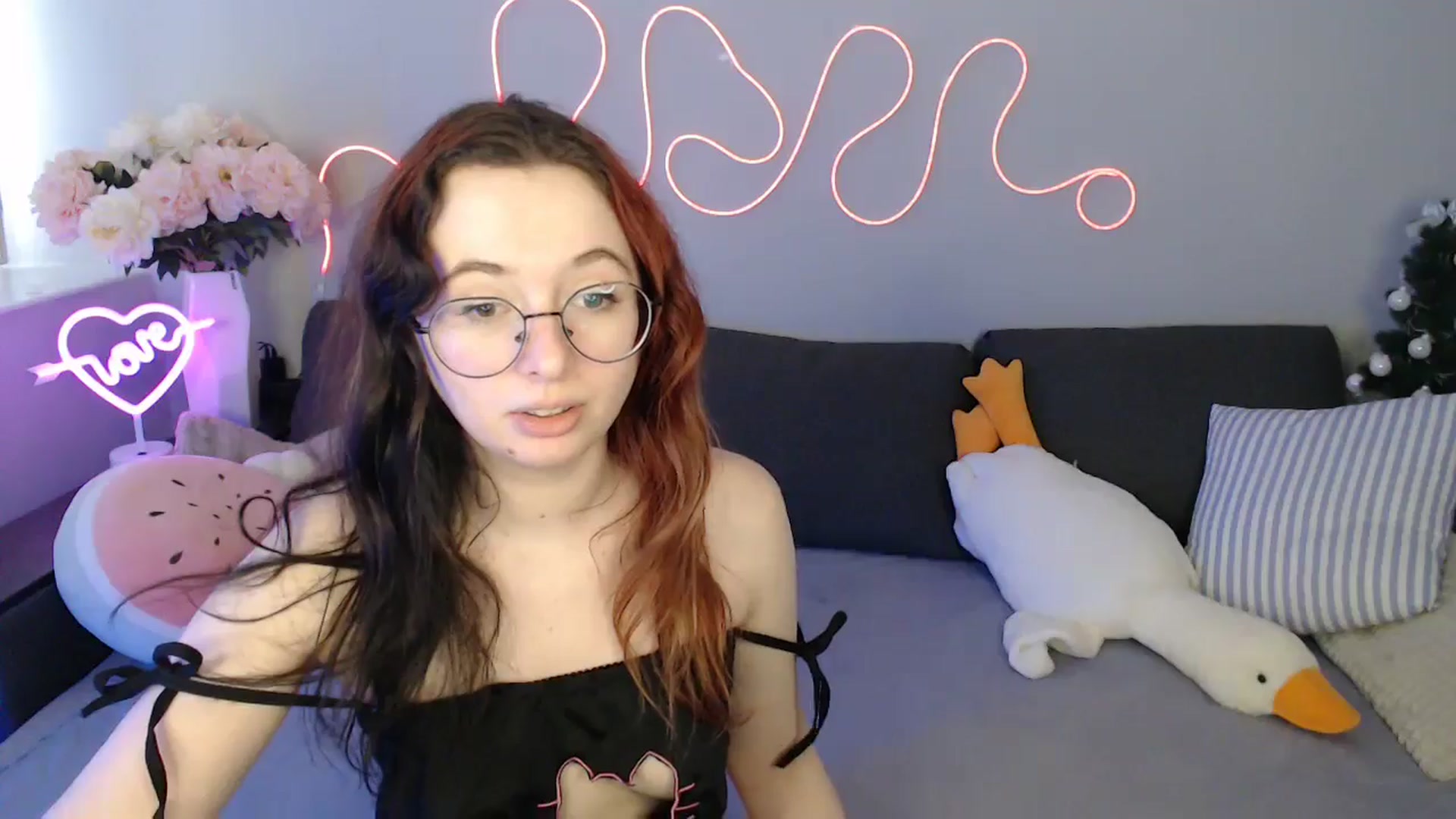 Gallery image thumbnail from Mini_Diva's myfreecams stream on, 02/17/2026, 12:33 image 6 of 20