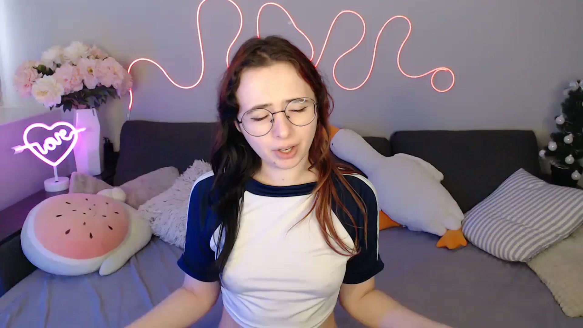 Gallery image thumbnail from Mini_Diva's myfreecams stream on, 02/18/2026, 11:34 image 1 of 20