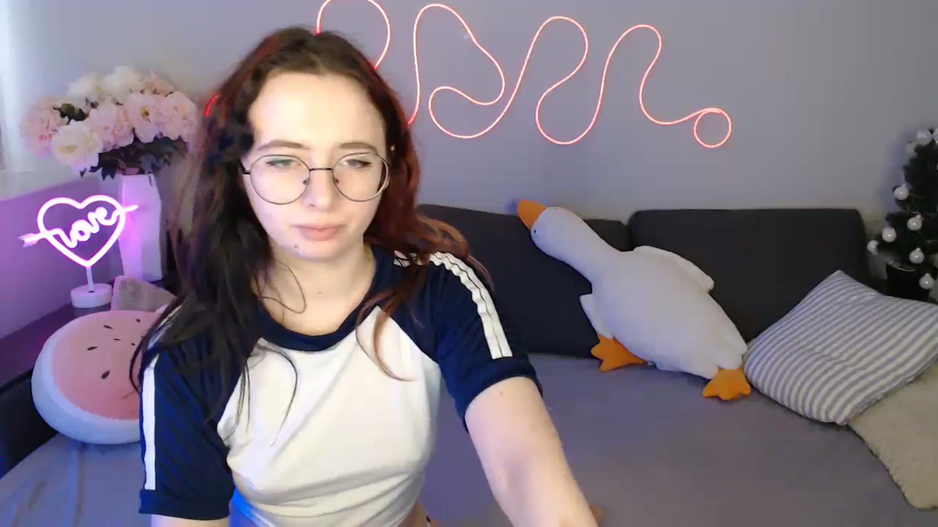 Gallery image thumbnail from Mini_Diva's myfreecams stream on, 02/18/2026, 11:34 image 17 of 20