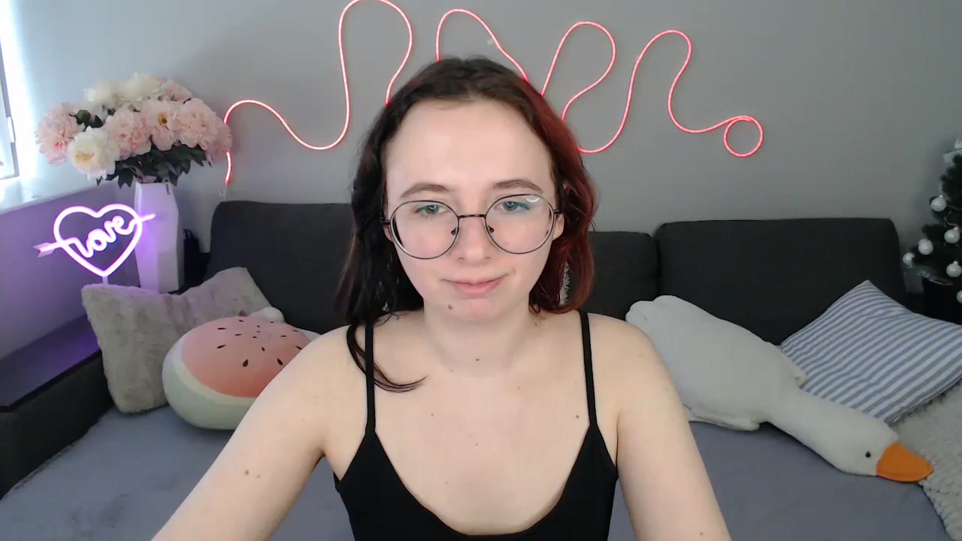 Gallery image thumbnail from Mini_Diva's myfreecams stream on, 02/23/2026, 10:27 image 16 of 20