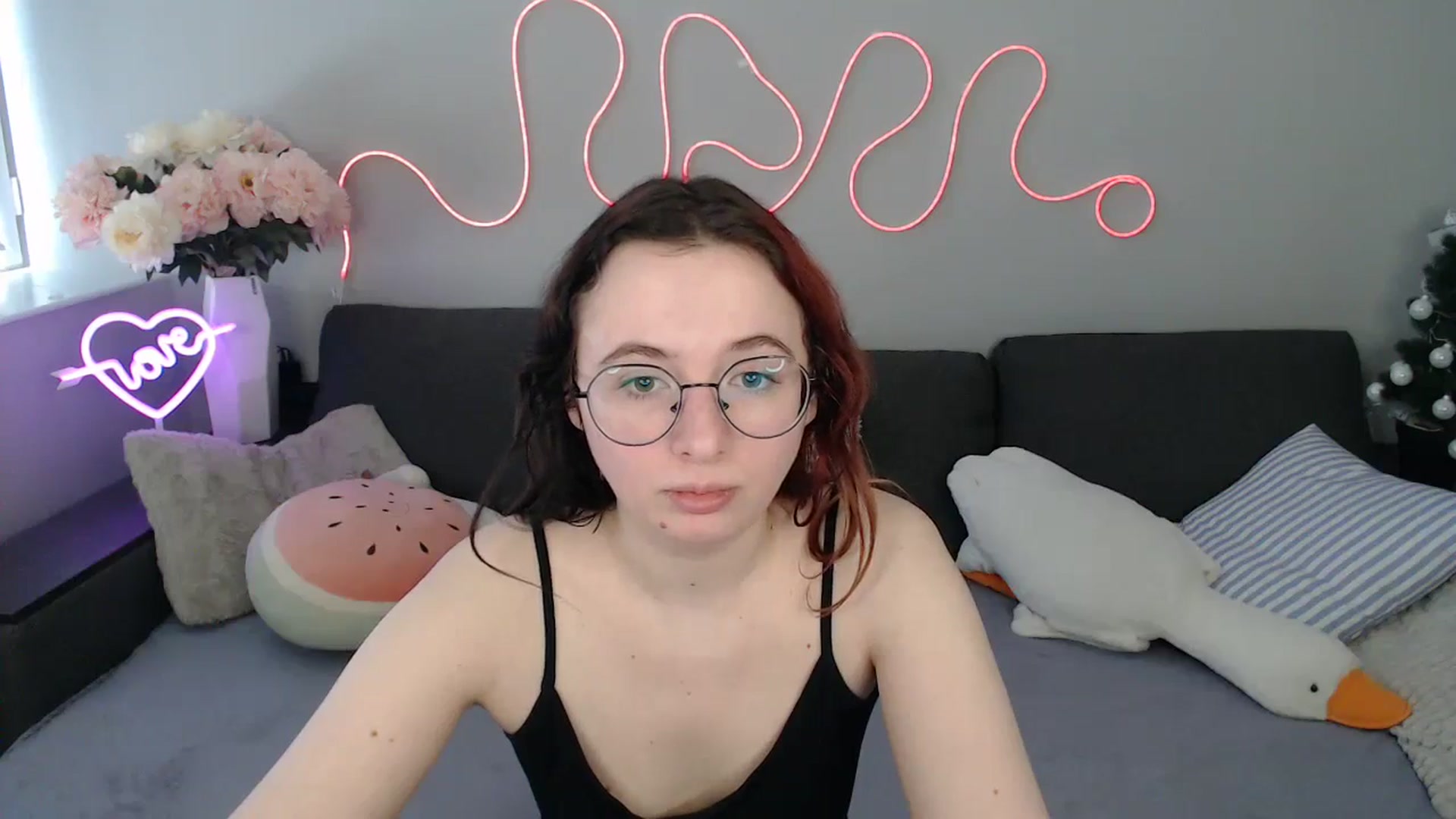 Gallery image thumbnail from Mini_Diva's myfreecams stream on, 02/23/2026, 10:27 image 17 of 20