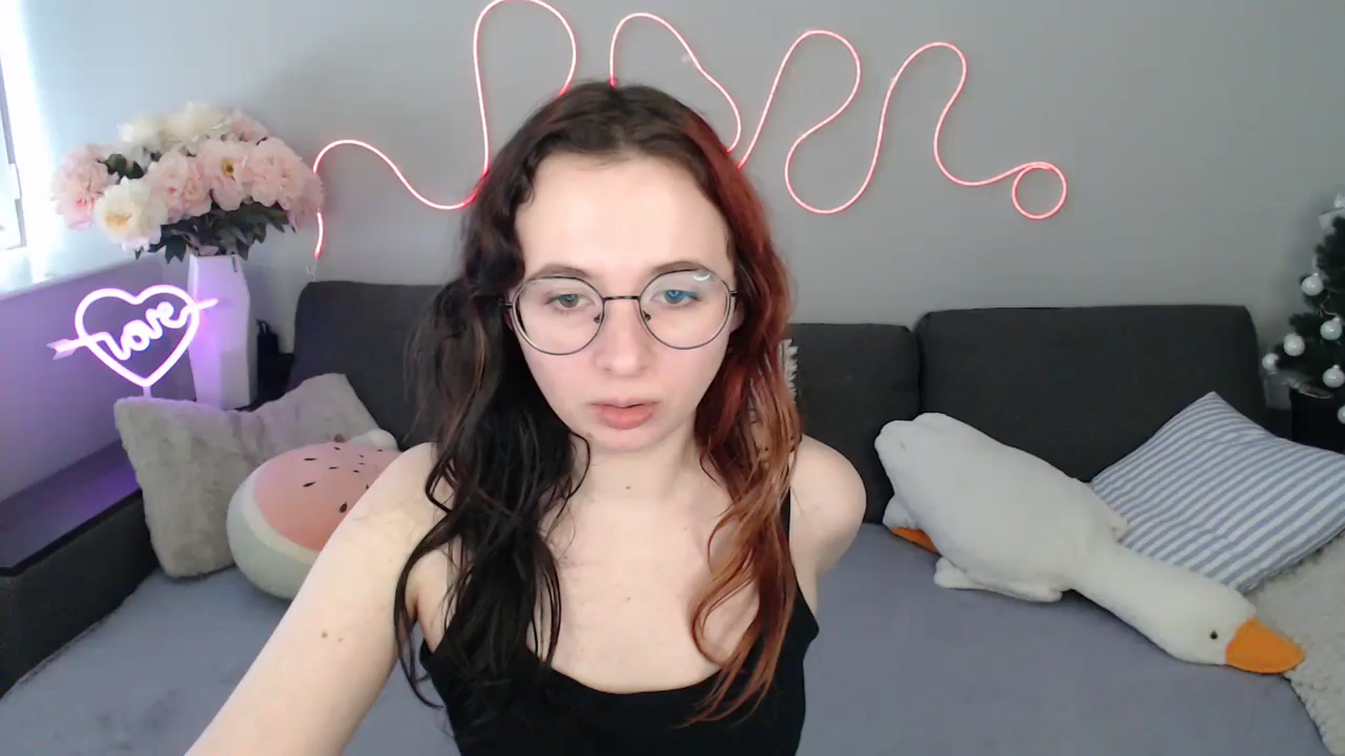 Gallery image thumbnail from Mini_Diva's myfreecams stream on, 02/23/2026, 10:27 image 15 of 20