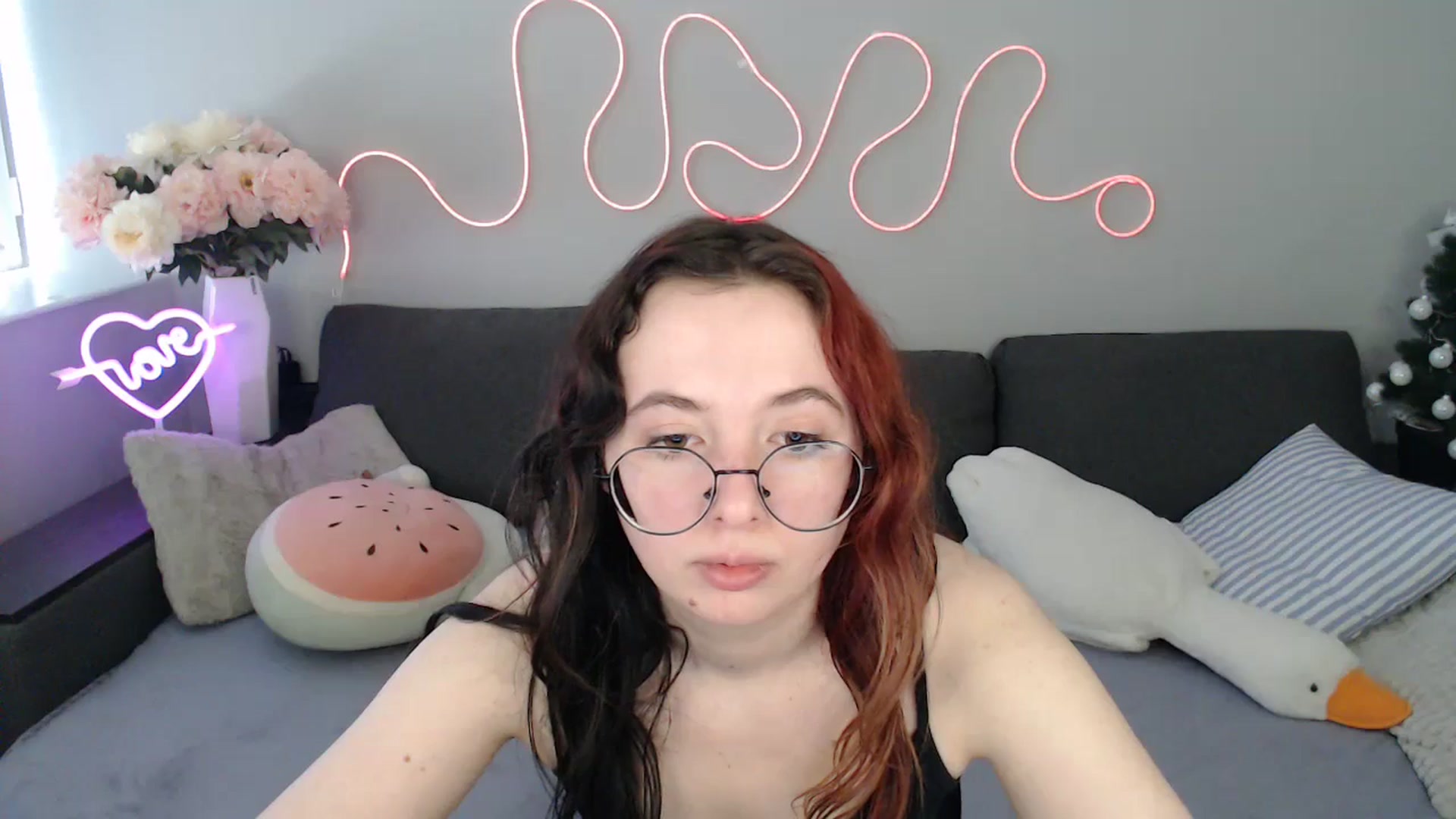 Gallery image thumbnail from Mini_Diva's myfreecams stream on, 02/23/2026, 10:27 image 13 of 20