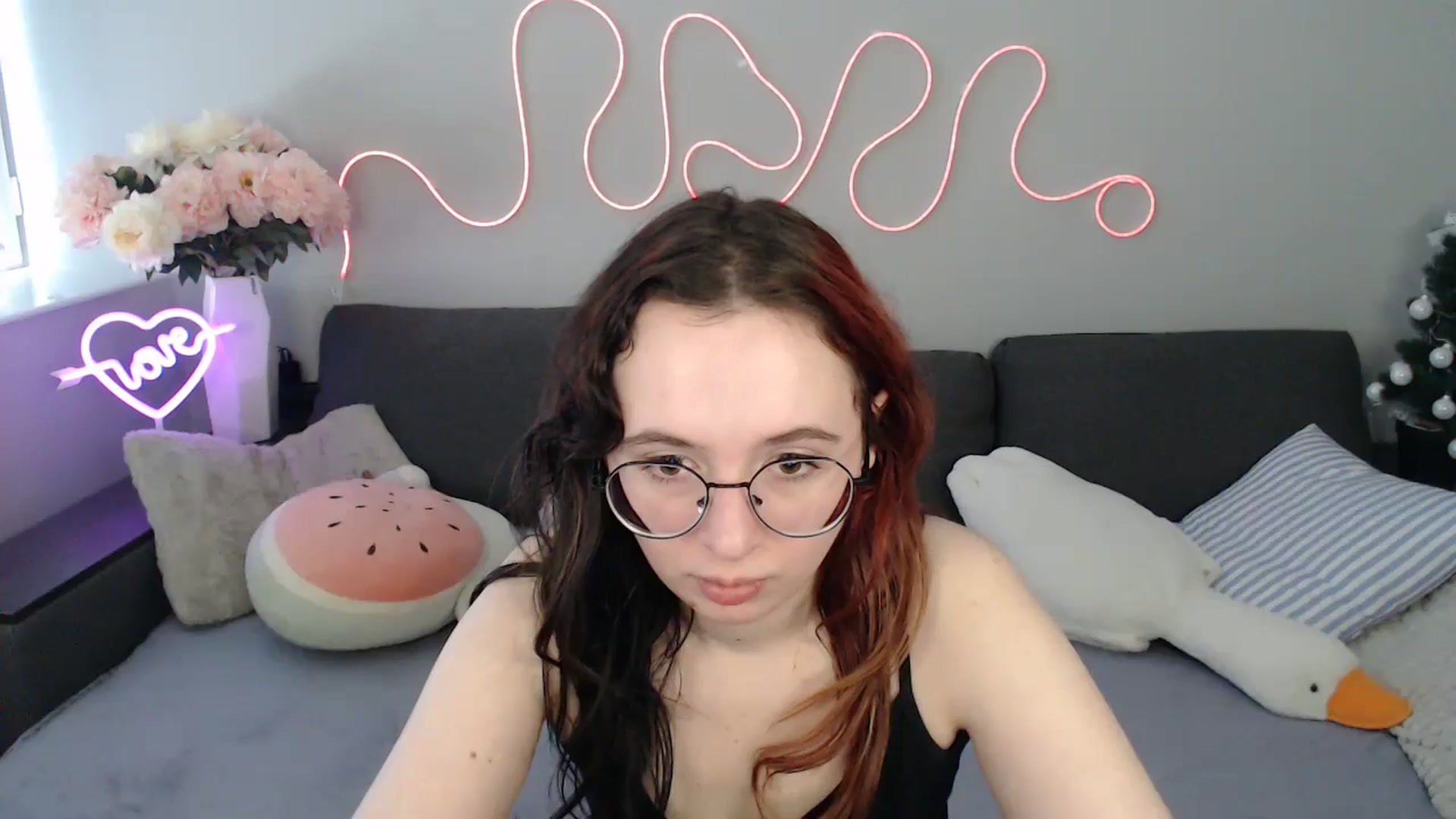 Gallery image thumbnail from Mini_Diva's myfreecams stream on, 02/23/2026, 10:27 image 14 of 20