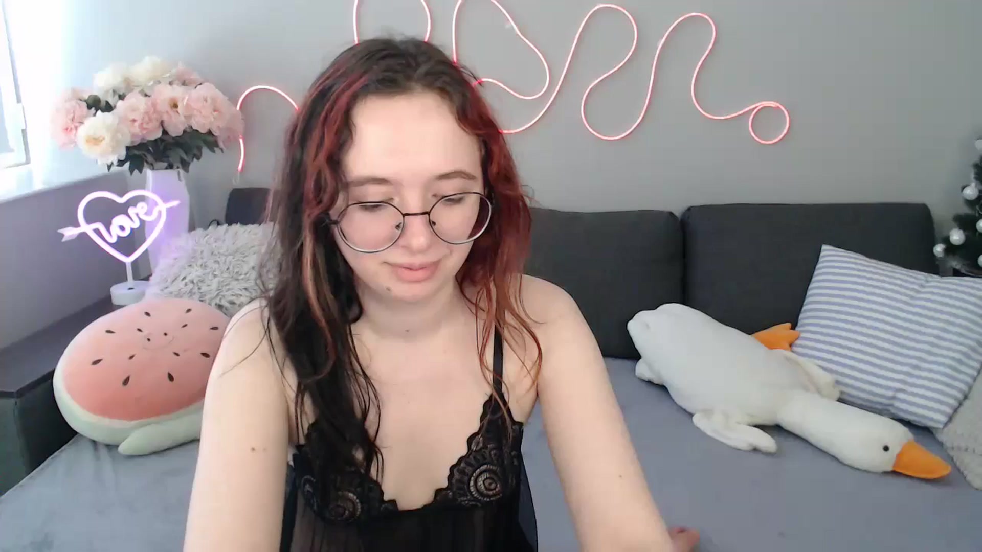 Gallery image thumbnail from Mini_Diva's myfreecams stream on, 03/01/2026, 12:10 image 12 of 20