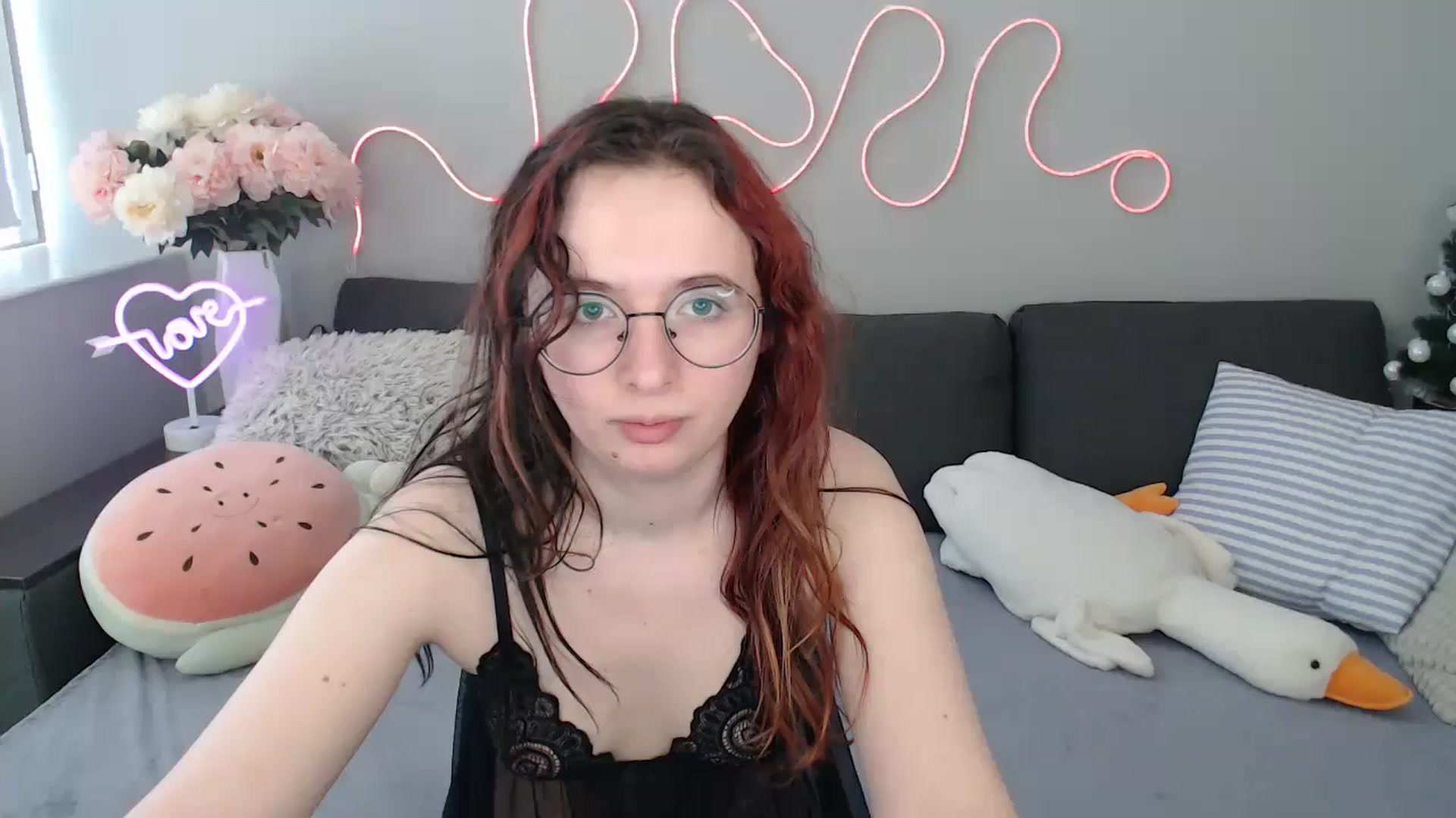 Gallery image thumbnail from Mini_Diva's myfreecams stream on, 03/01/2026, 12:39 image 12 of 20