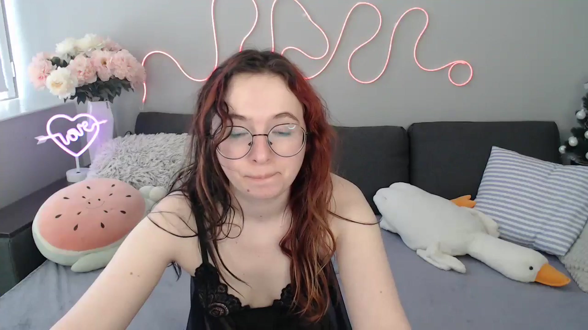 Gallery image thumbnail from Mini_Diva's myfreecams stream on, 03/01/2026, 12:39 image 16 of 20