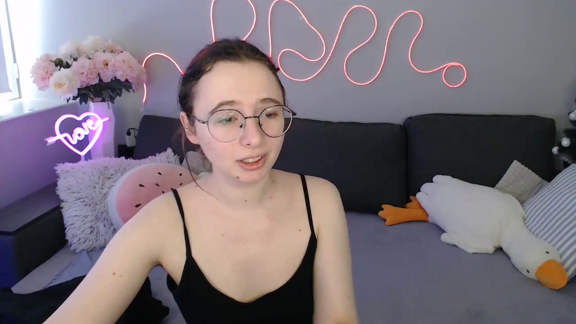 Gallery image thumbnail from Mini_Diva's myfreecams stream on, 03/08/2026, 10:17 image 18 of 20