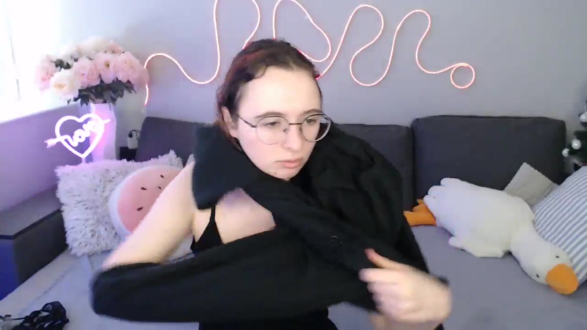 Gallery image thumbnail from Mini_Diva's myfreecams stream on, 03/08/2026, 10:17 image 14 of 20